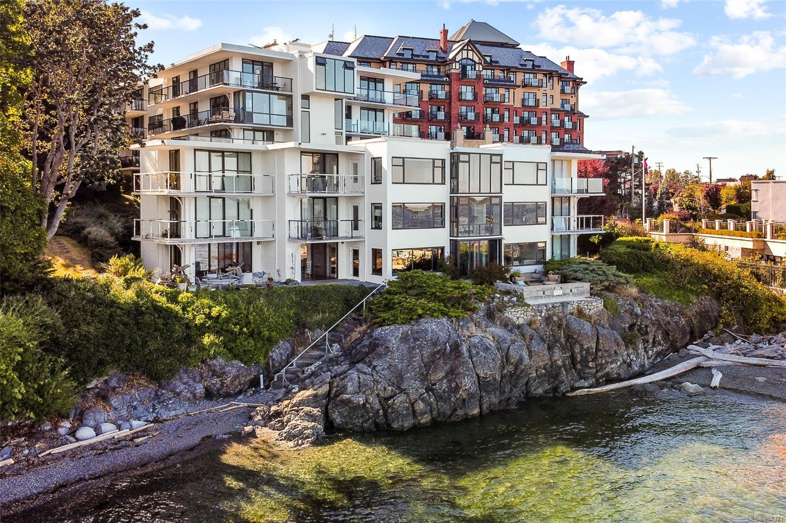 502 1159 Beach Drive, Oak Bay, BC, V8S 2N2 854371 David Brown