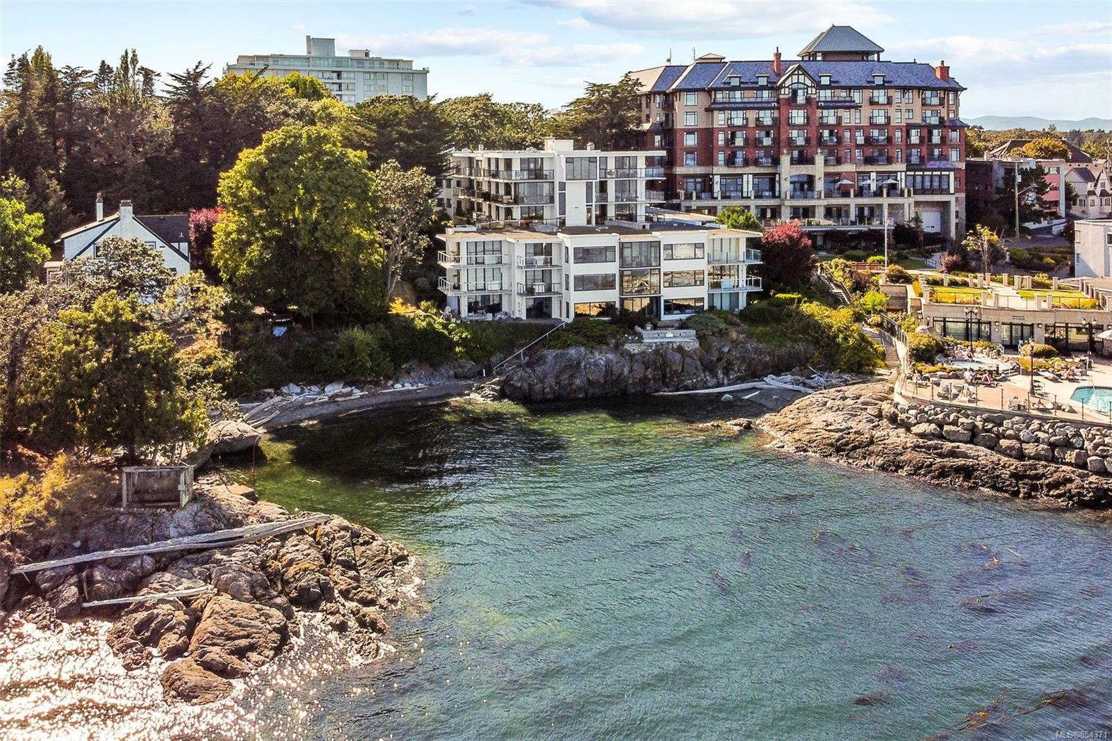 502 1159 Beach Drive, Oak Bay, BC, V8S 2N2 854371 David Brown