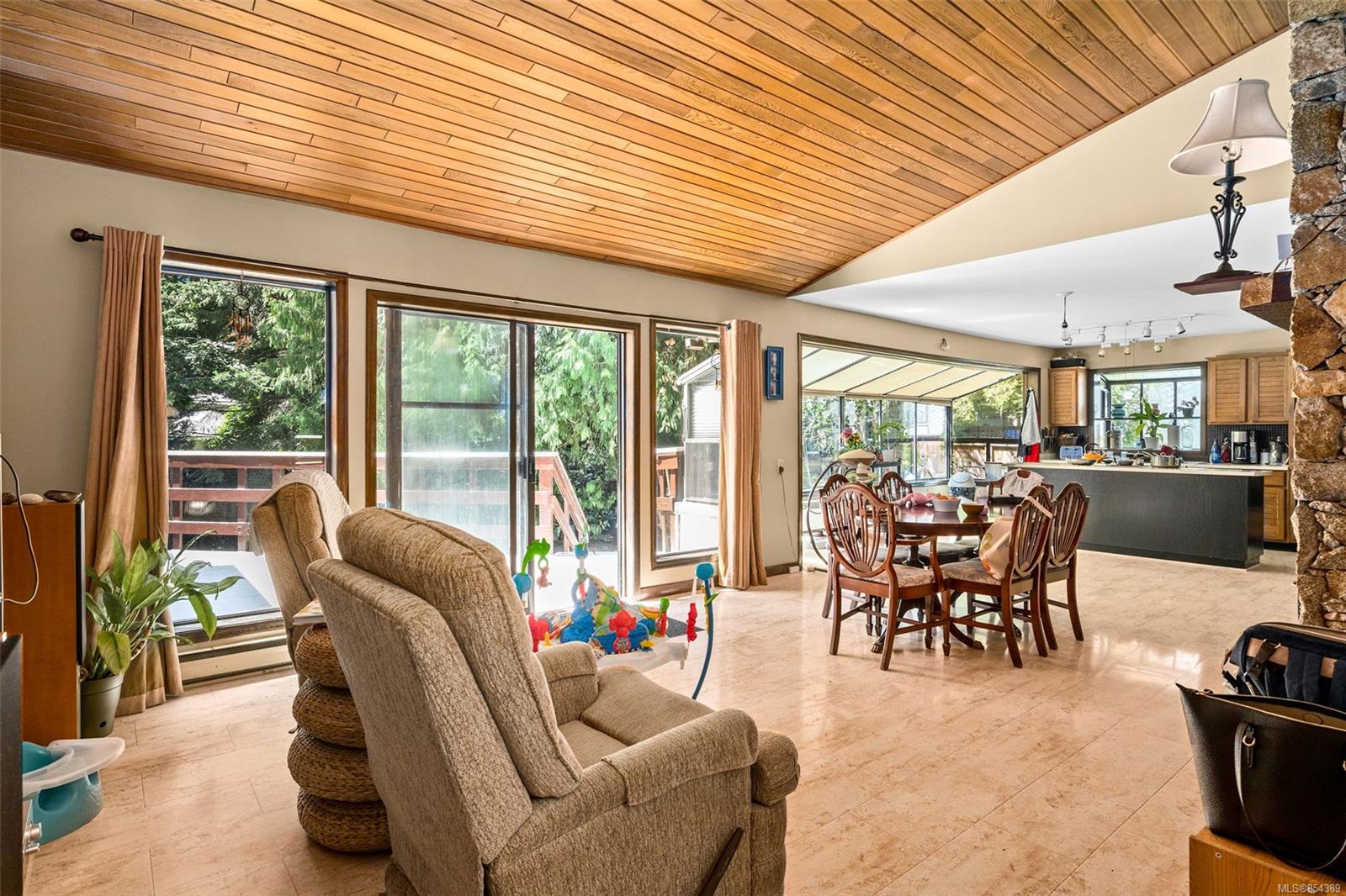 1679 Stuart Park Terr, North Saanich, BC, CA 854389 Victoria Real