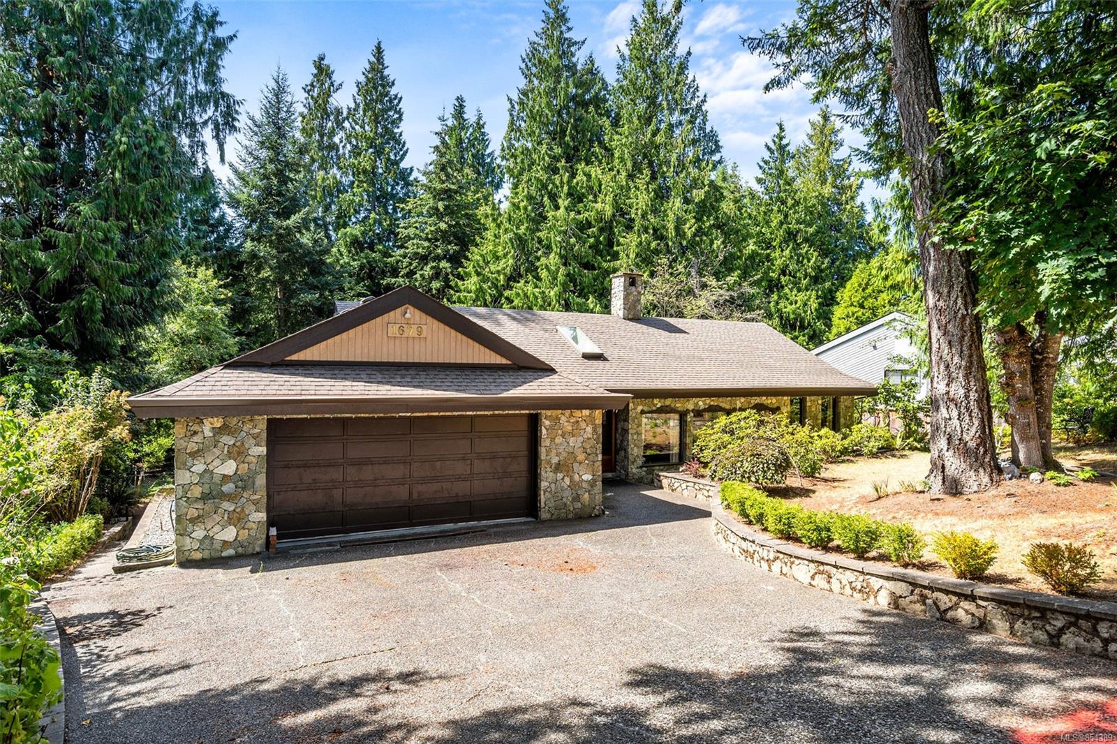 1679 Stuart Park Terrace, North Saanich, BC, V8L 4N4 854389