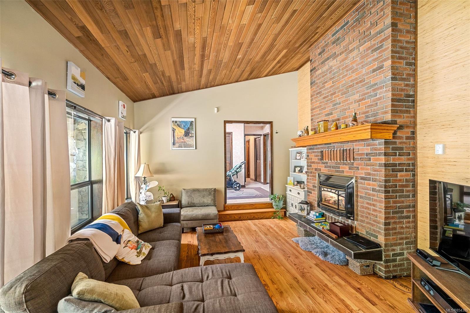 1679 Stuart Park Terrace, North Saanich, BC, V8L 4N4 854389