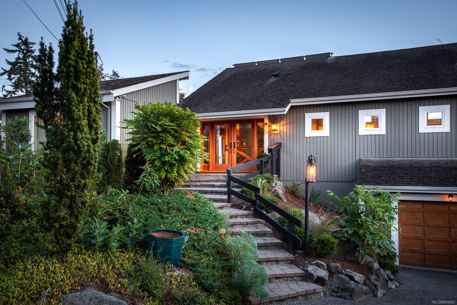 467 Downey Road, North Saanich, BC, V8L 5M6 854483 McMullen Homes Team