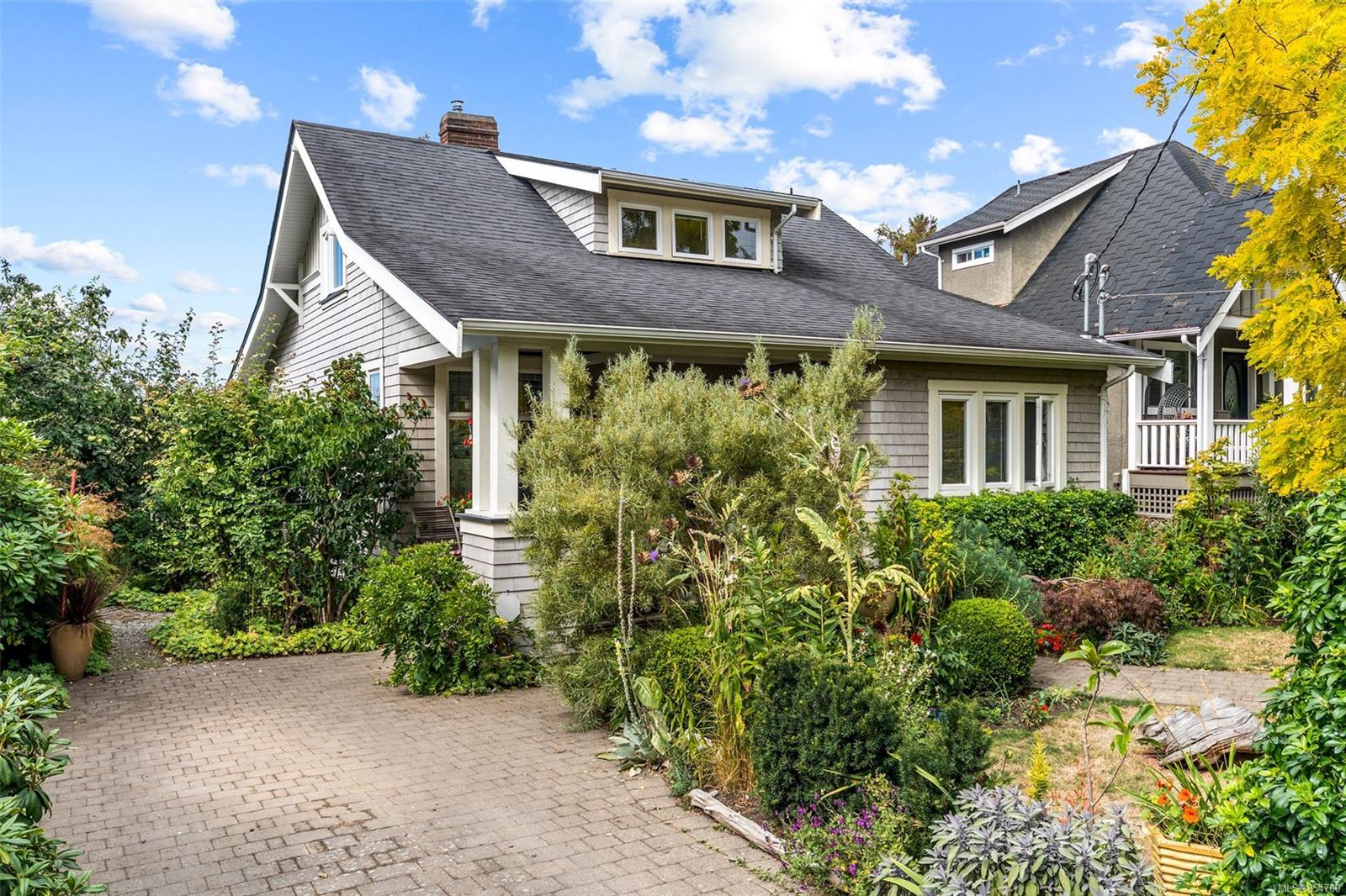 2728 Blackwood Street, Victoria, BC, V8T 3W5 854760 Bobby Sparrow