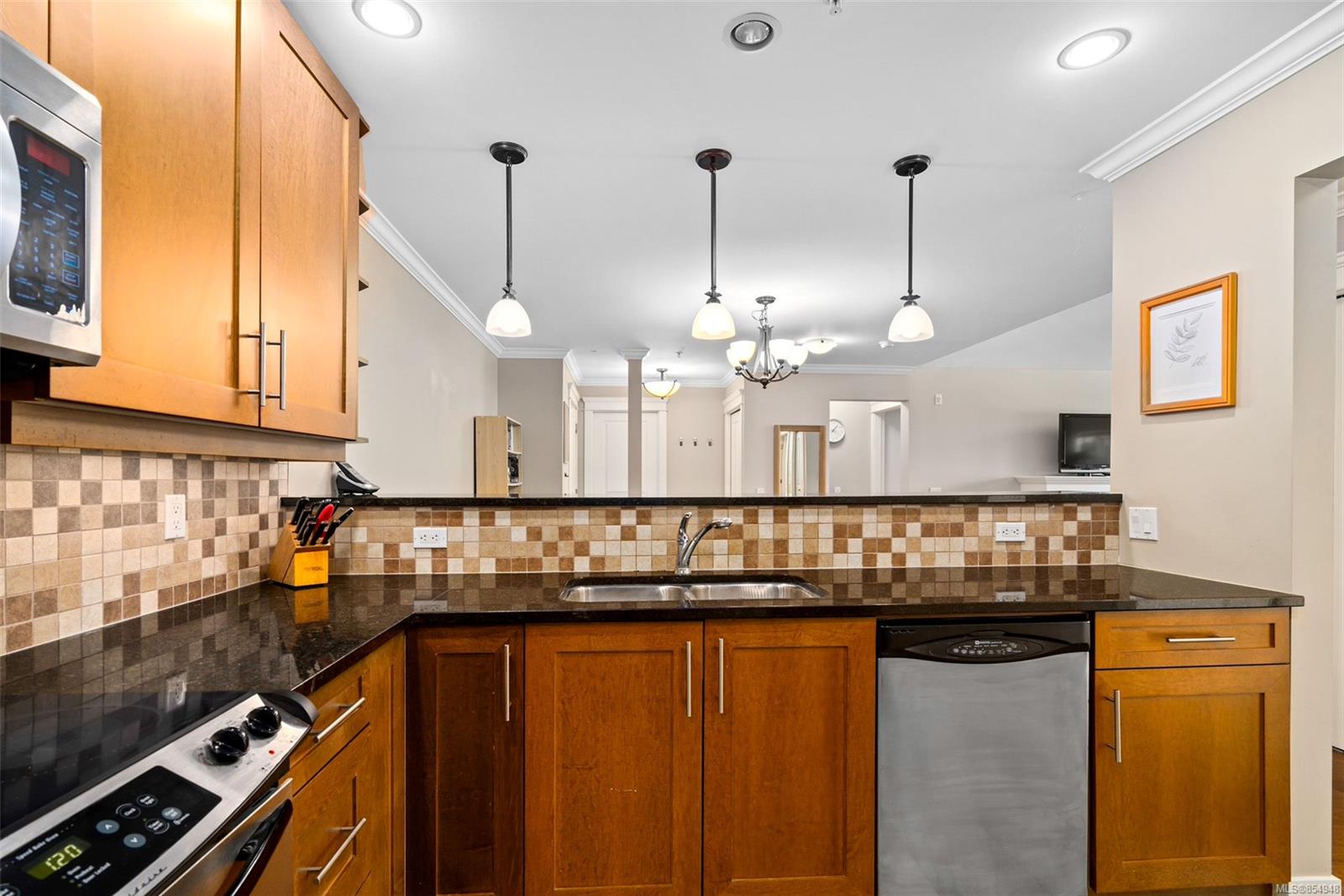 304 537 Heatherdale Lane, Saanich, BC, V8Z 0A4 854948 Victoria