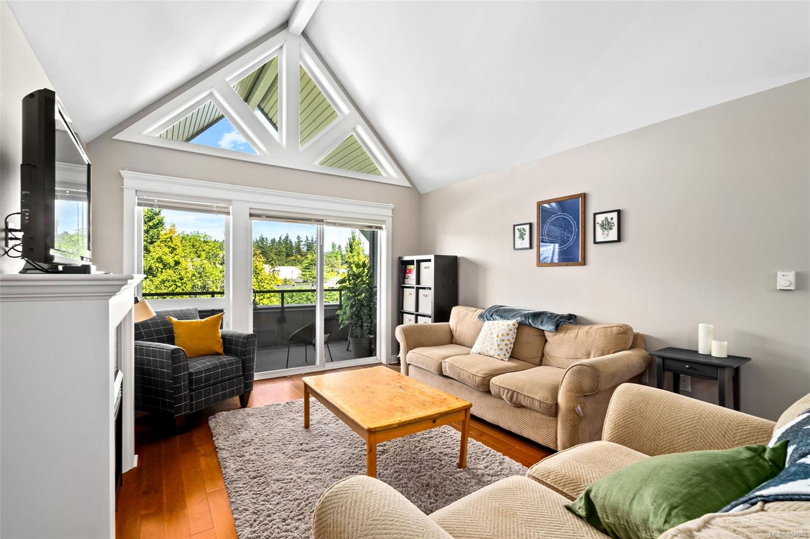 304 537 Heatherdale Lane, Saanich, BC, V8Z 0A4 854948 Victoria