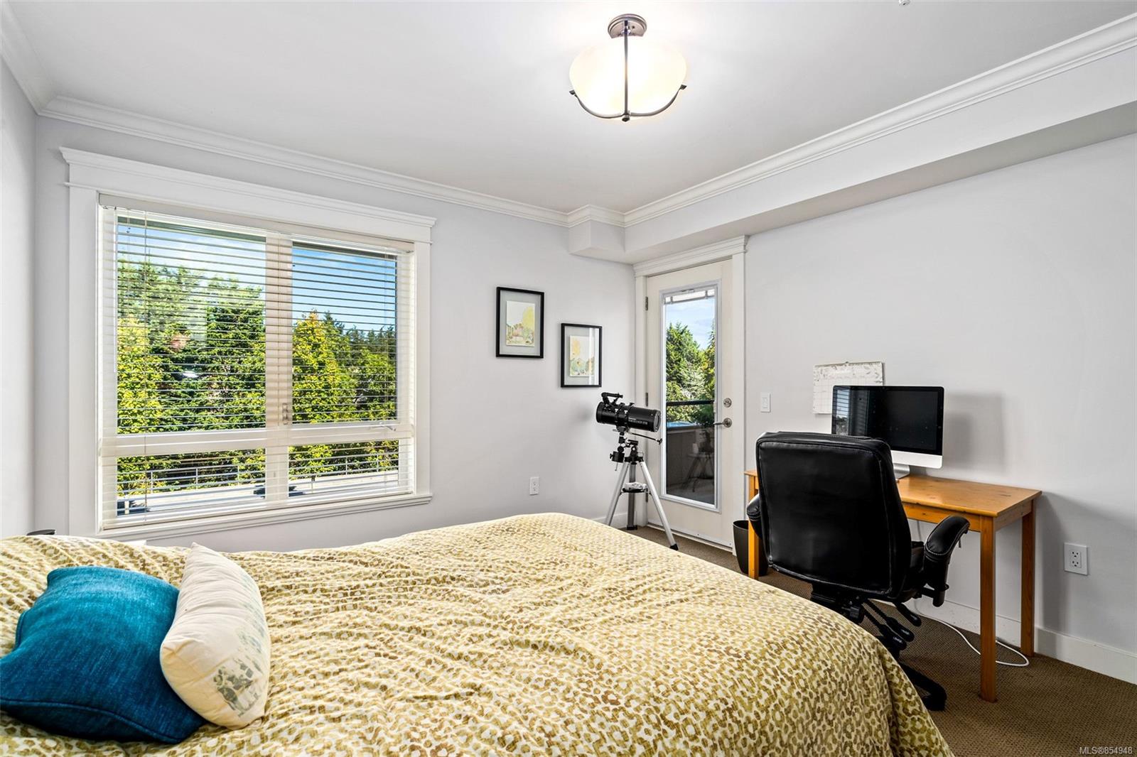 304 537 Heatherdale Lane, Saanich, BC, V8Z 0A4 854948 Victoria