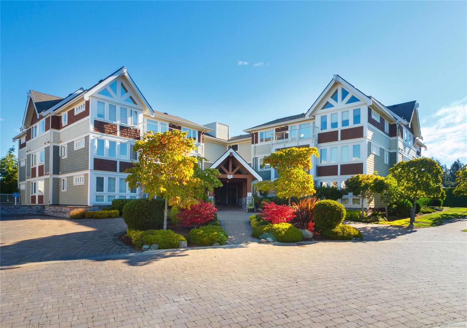 302 535 Heatherdale Lane, Saanich, BC, V8Z 0A4 854998 Dane