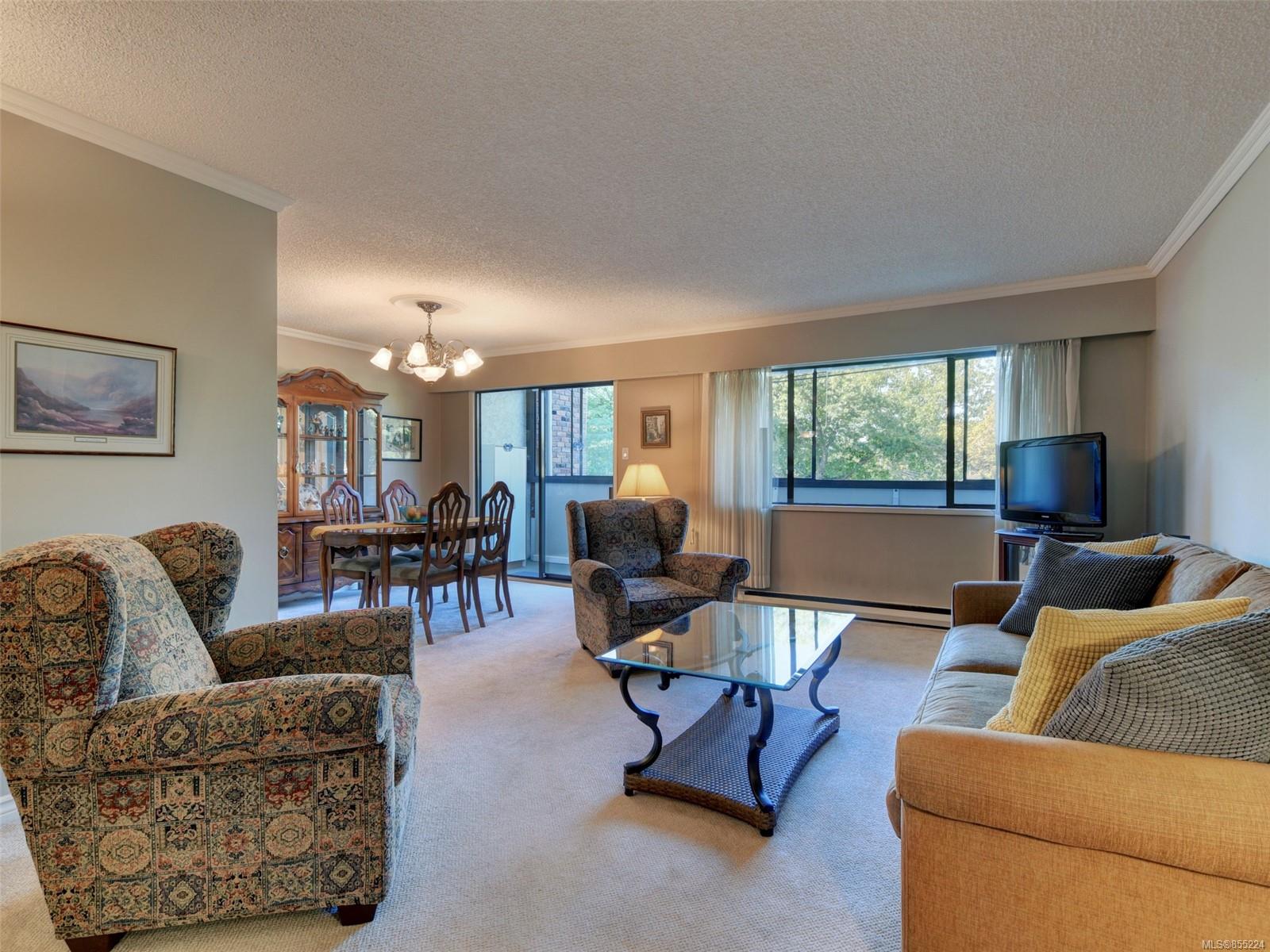 203 2535 Cadboro Bay Road, Oak Bay, BC, V8R 5J1 855224 Miles Takacs