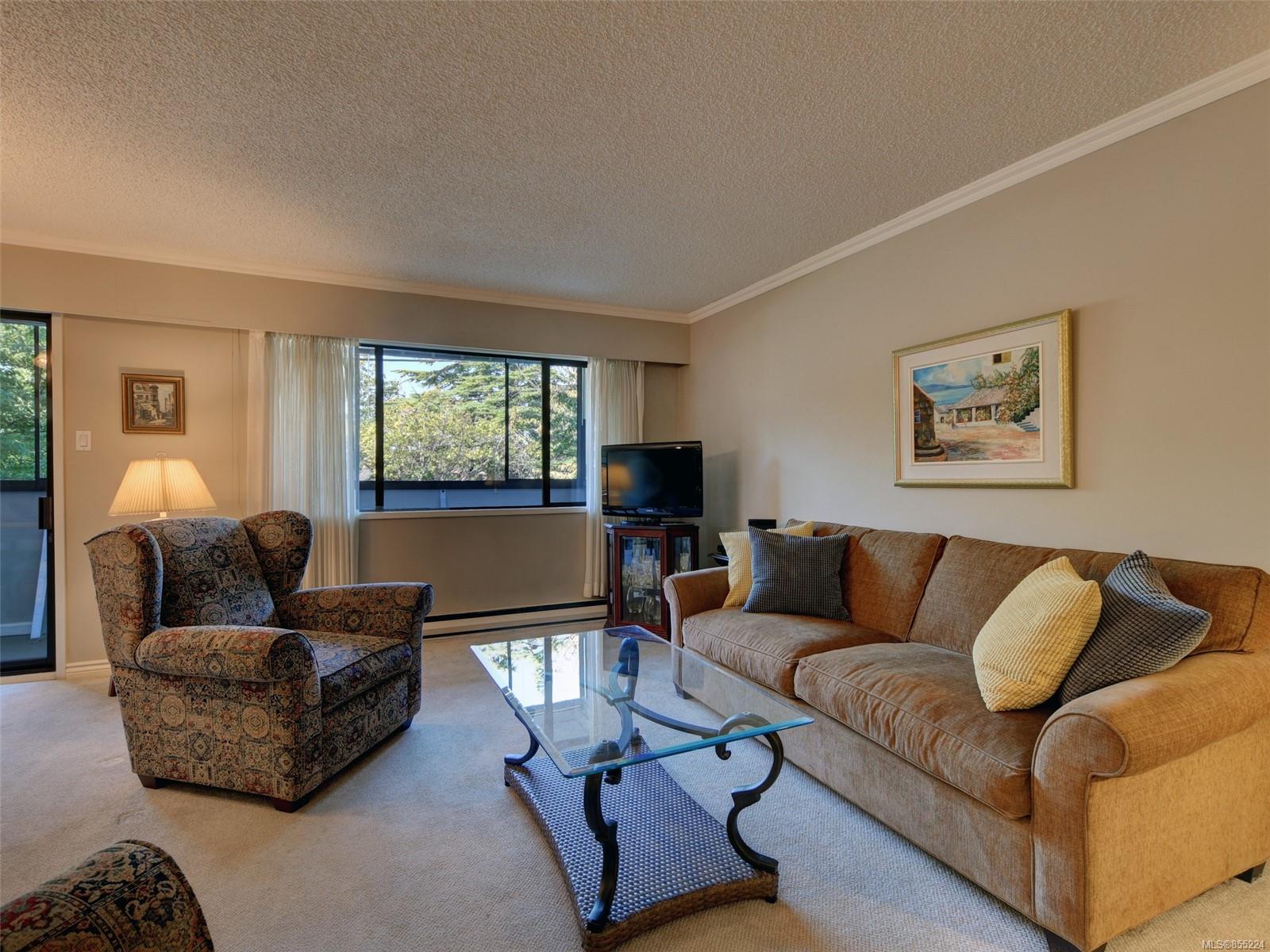 203 2535 Cadboro Bay Road, Oak Bay, BC, V8R 5J1 855224 Miles Takacs