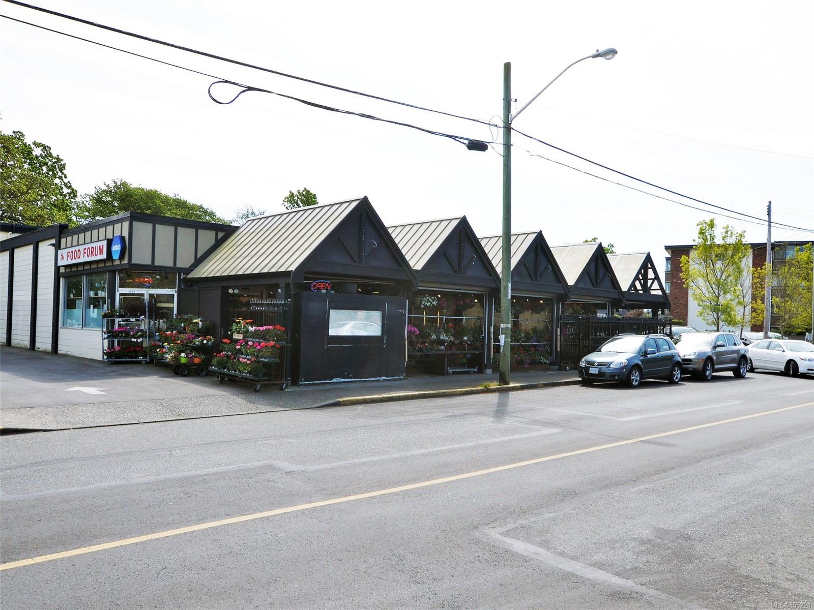 203 2535 Cadboro Bay Road, Oak Bay, BC, V8R 5J1 855224 Miles Takacs
