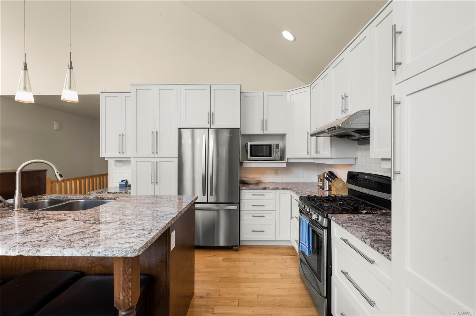 305 St. Charles St, Victoria, BC, CA 855319 Gower Smith Real Estate