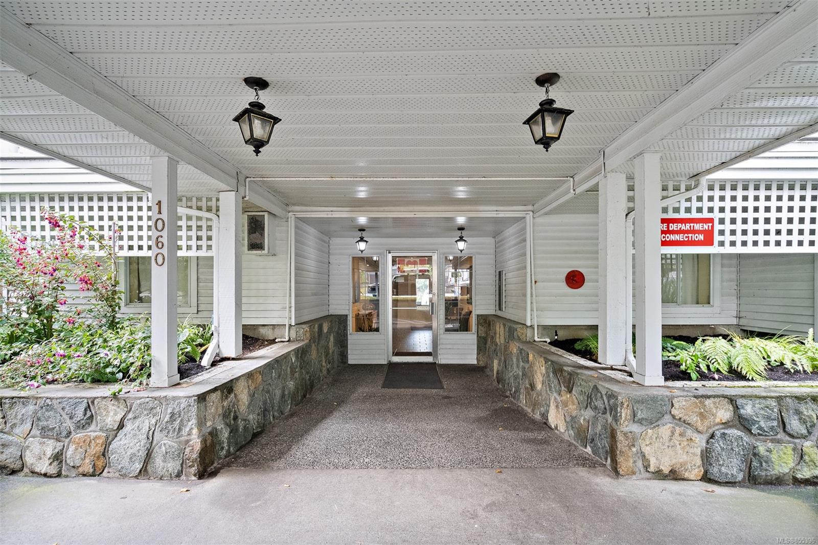 308 1060 Linden Avenue, Victoria, BC, V8V 2H4 855396 Bobby Sparrow