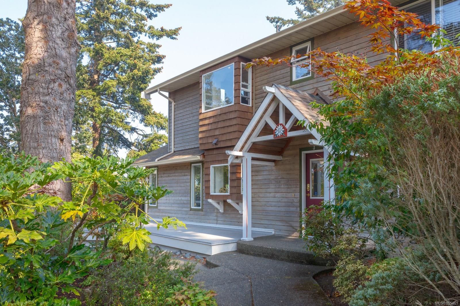 1012 Dunkirk Lane, Saanich, BC, V9A 2H5 855461 The House Selling Group