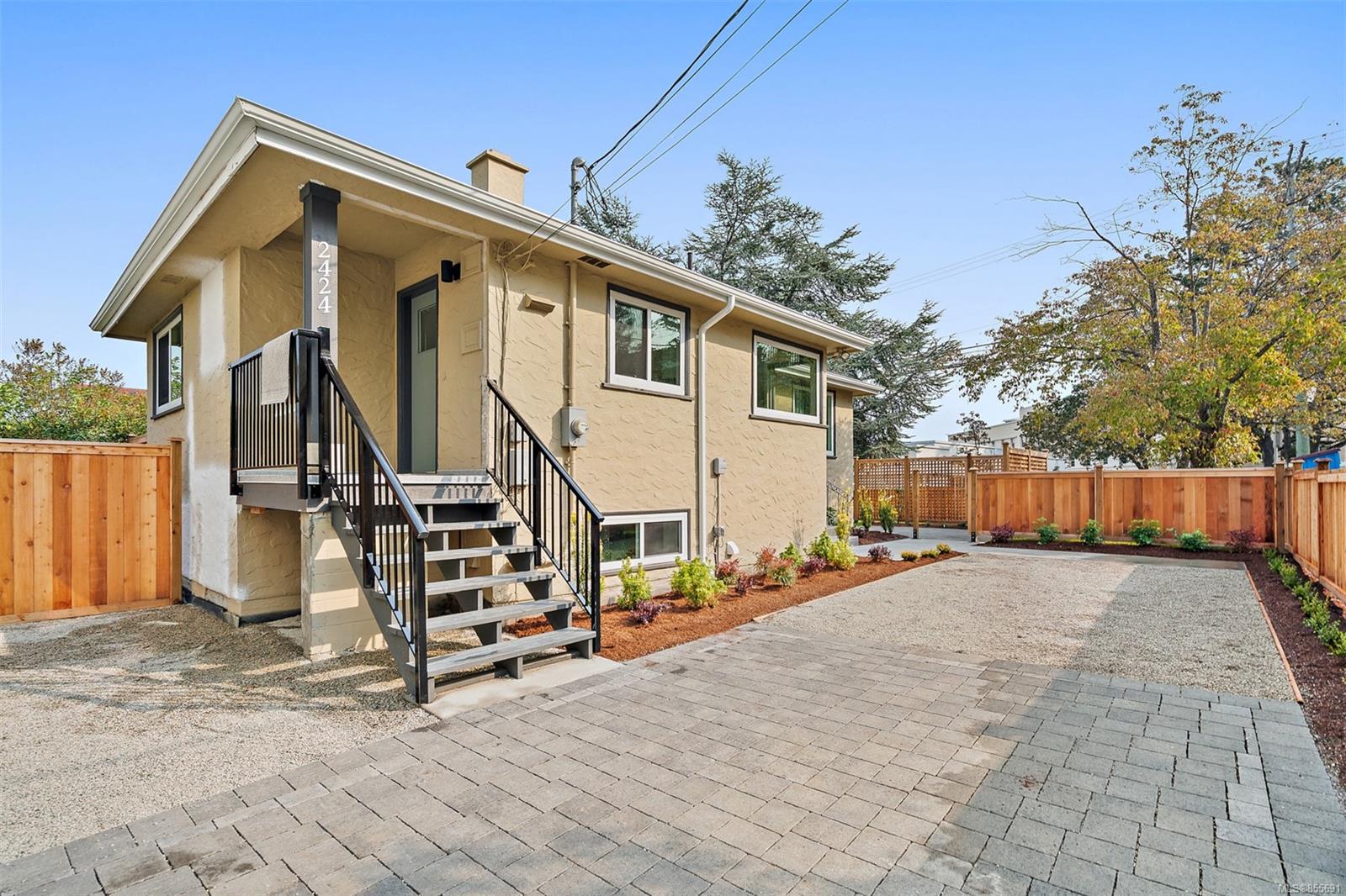 2424 Richmond Road, Victoria, BC, V8R 4S3 855691 Marten Homes Real