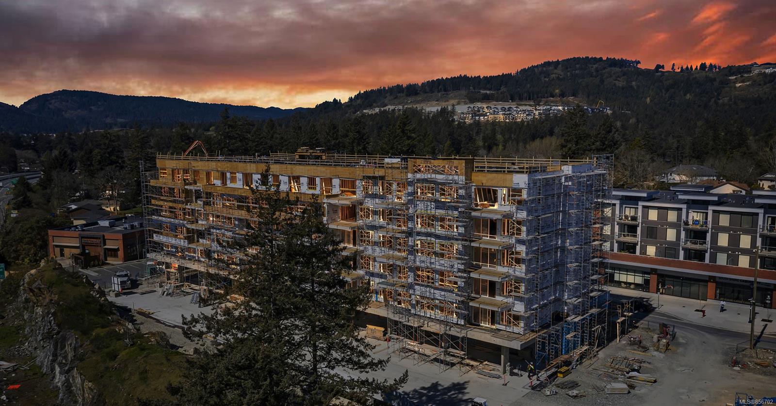 205 967 Whirlaway Crescent, Langford, BC, V9B 6W6 856702 Victoria