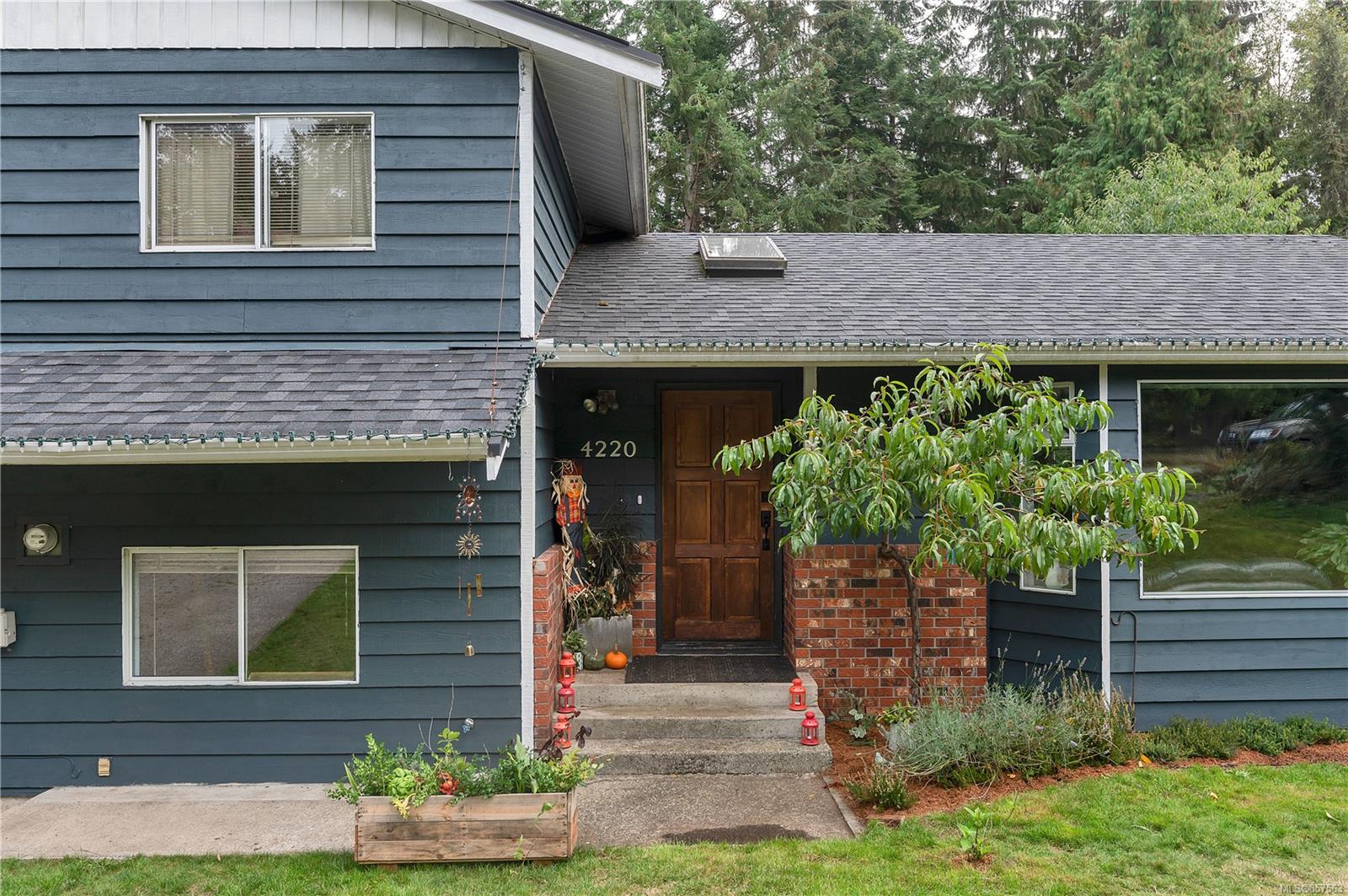 4220 Enquist Road, Campbell River, BC, V9H 1A5 857563 Vanessa