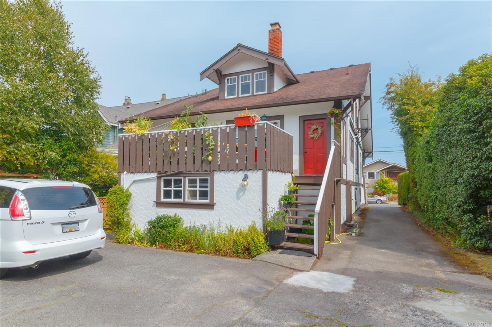 124 Linden Avenue, Victoria, BC, V8V 4E1 857696 The House Selling Group