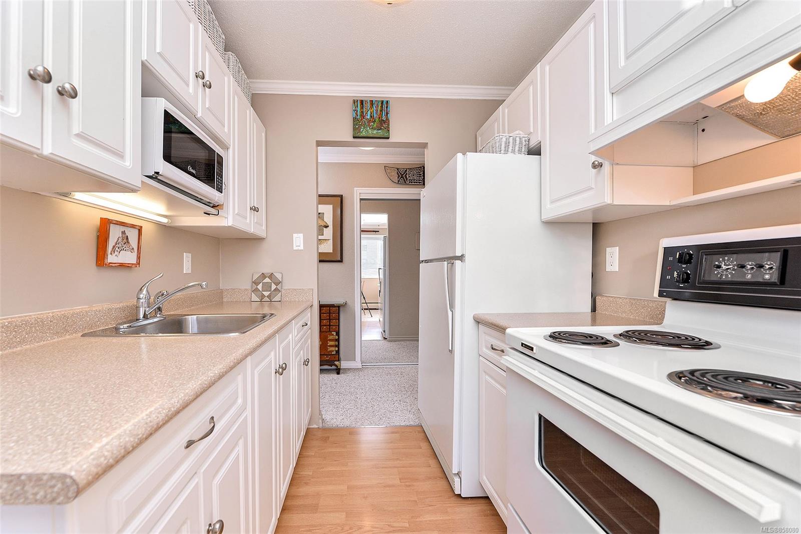 304 2095 Oak Bay Ave, Oak Bay, BC, CA 858080 Greater Victoria