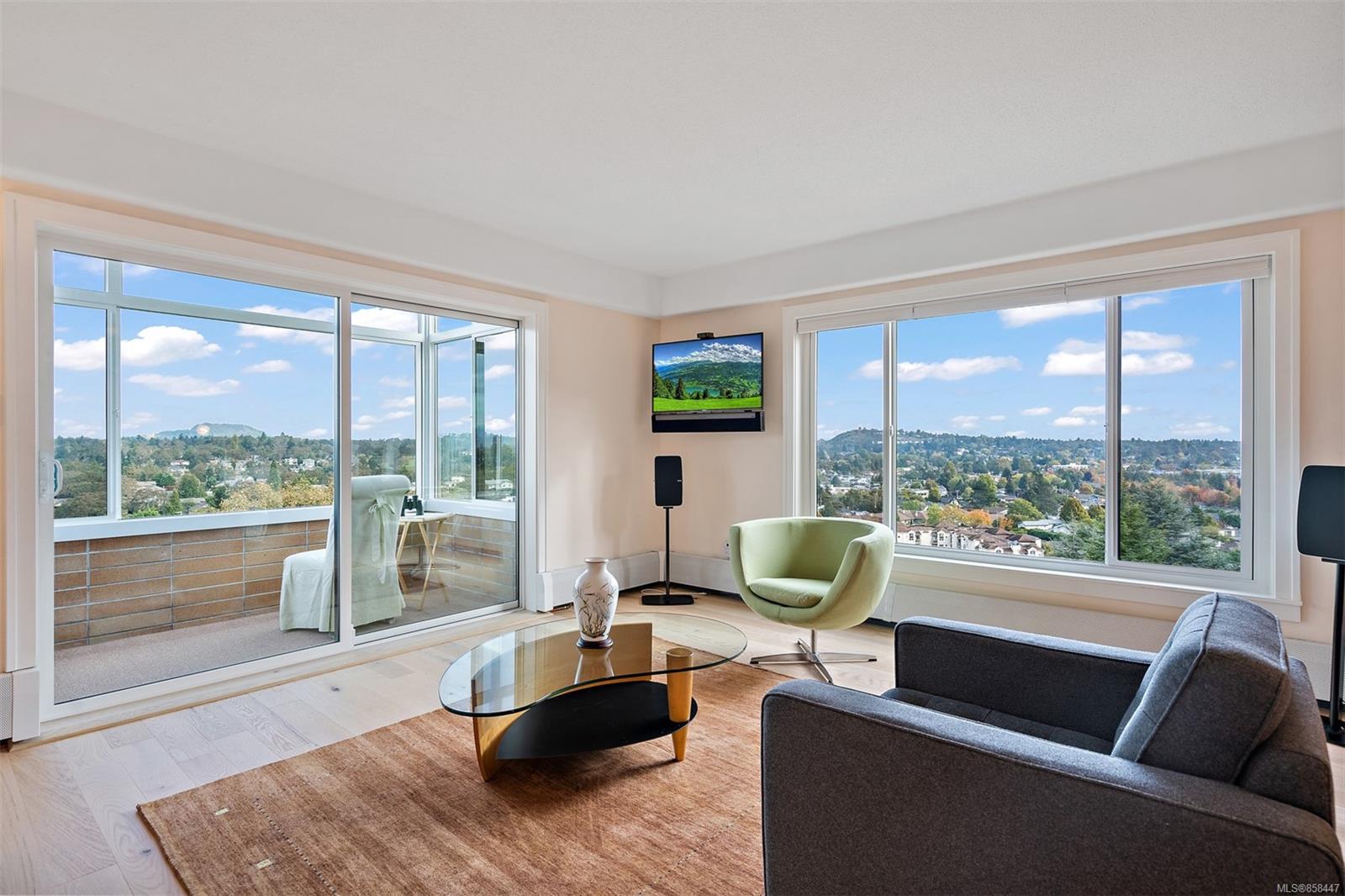 501 2920 Cook Street, Victoria, BC, V8T 3S7 858447 Mark Rice