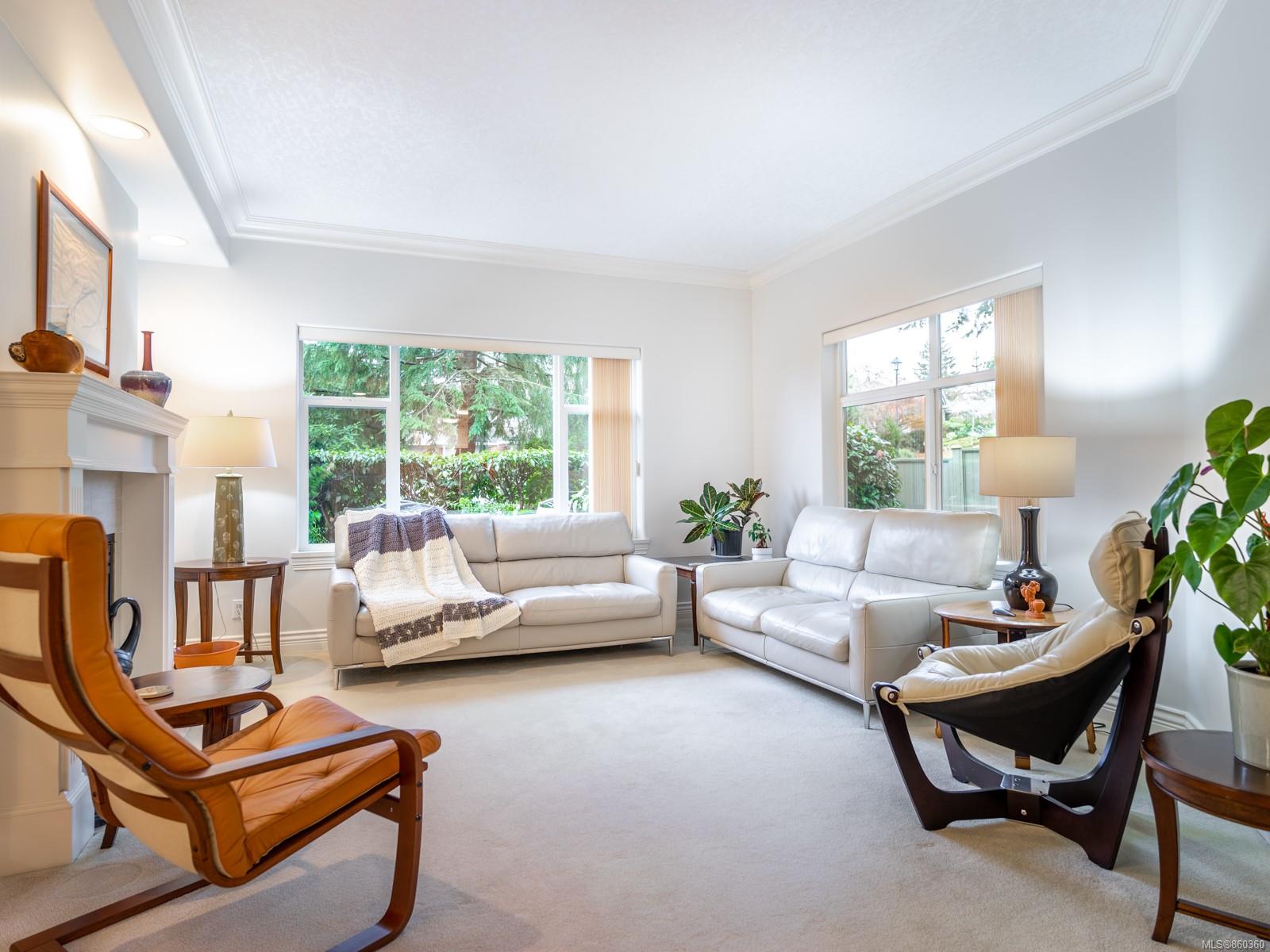 2 4522 Gordon Point Drive, Saanich, BC, V8N 6L4 860360 The House