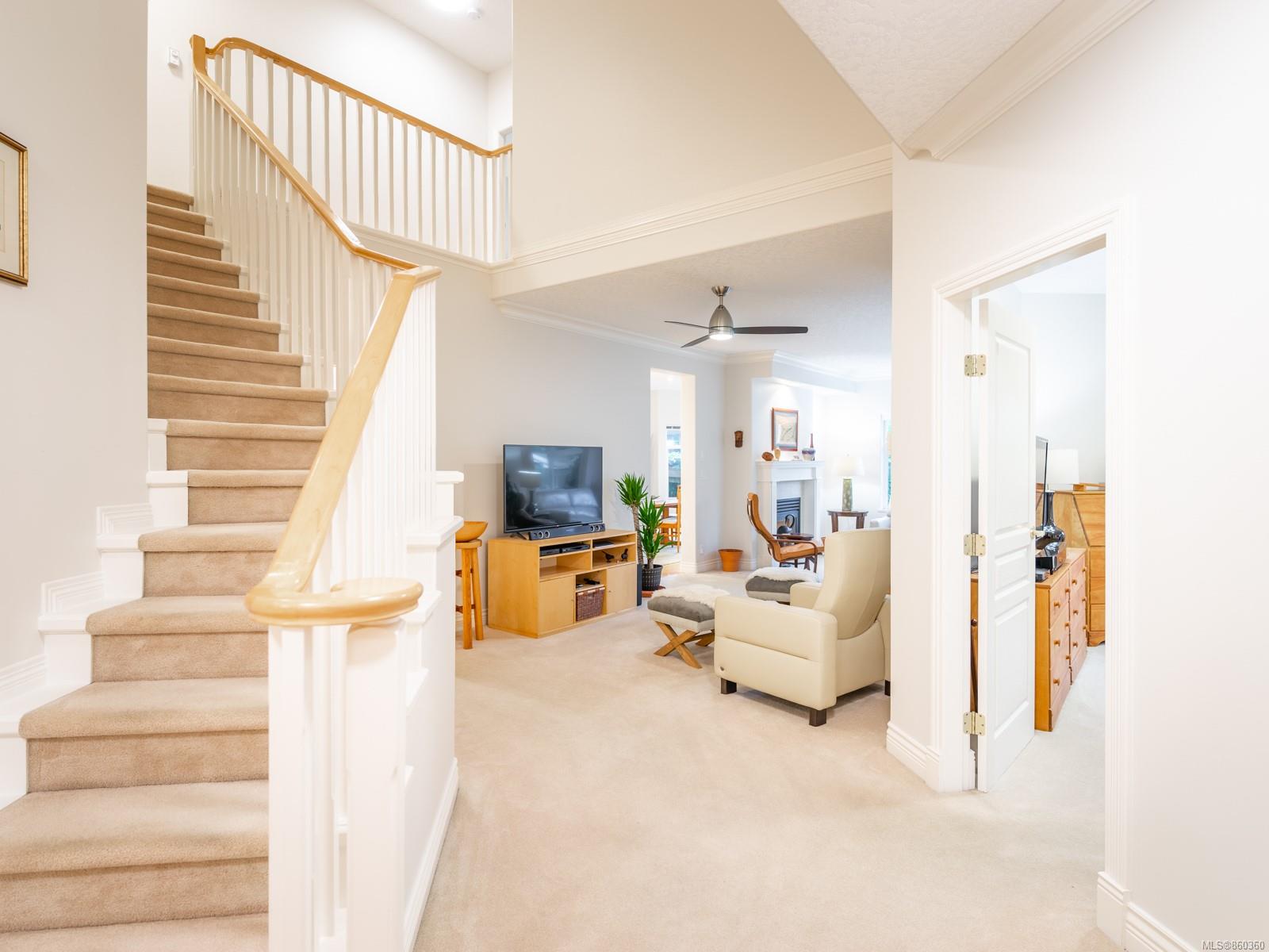 2 4522 Gordon Point Drive, Saanich, BC, V8N 6L4 860360 The House