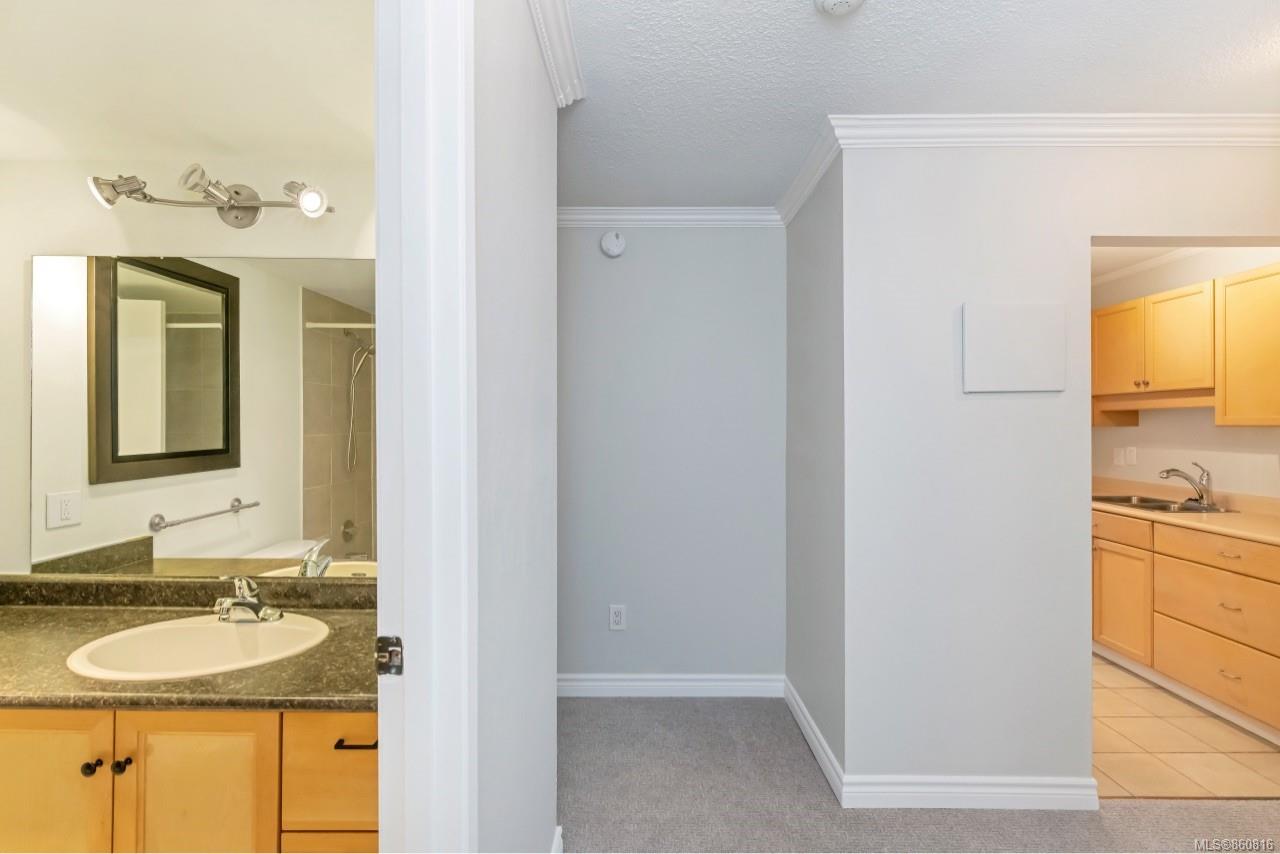 205 1009 McKenzie Avenue, Saanich, BC,