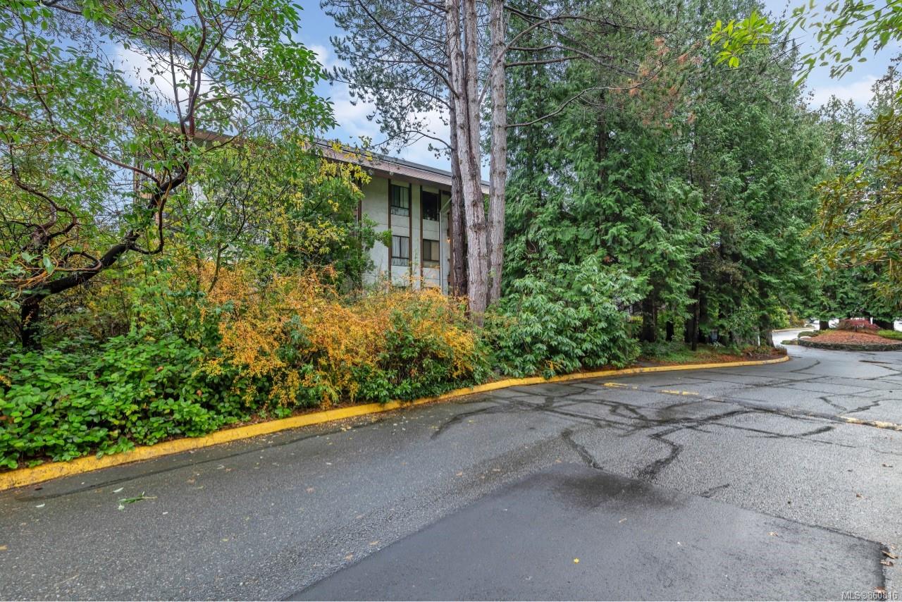 205 1009 McKenzie Avenue, Saanich, BC,