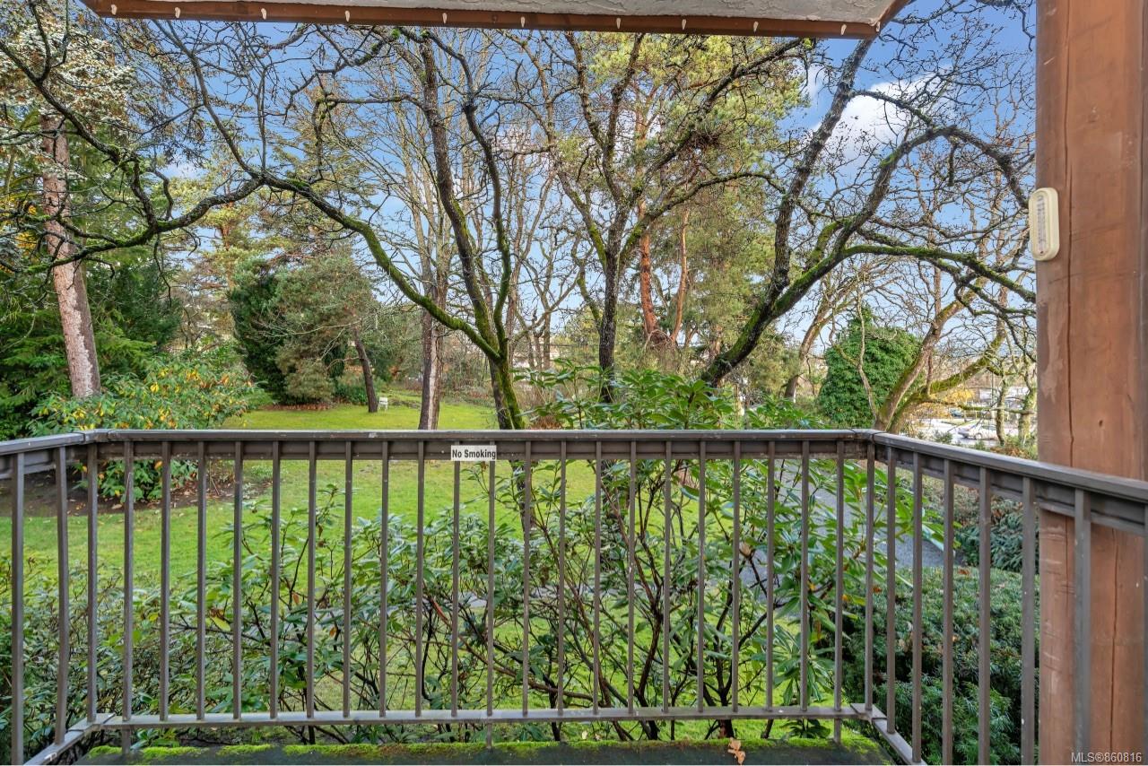 205 1009 McKenzie Avenue, Saanich, BC,