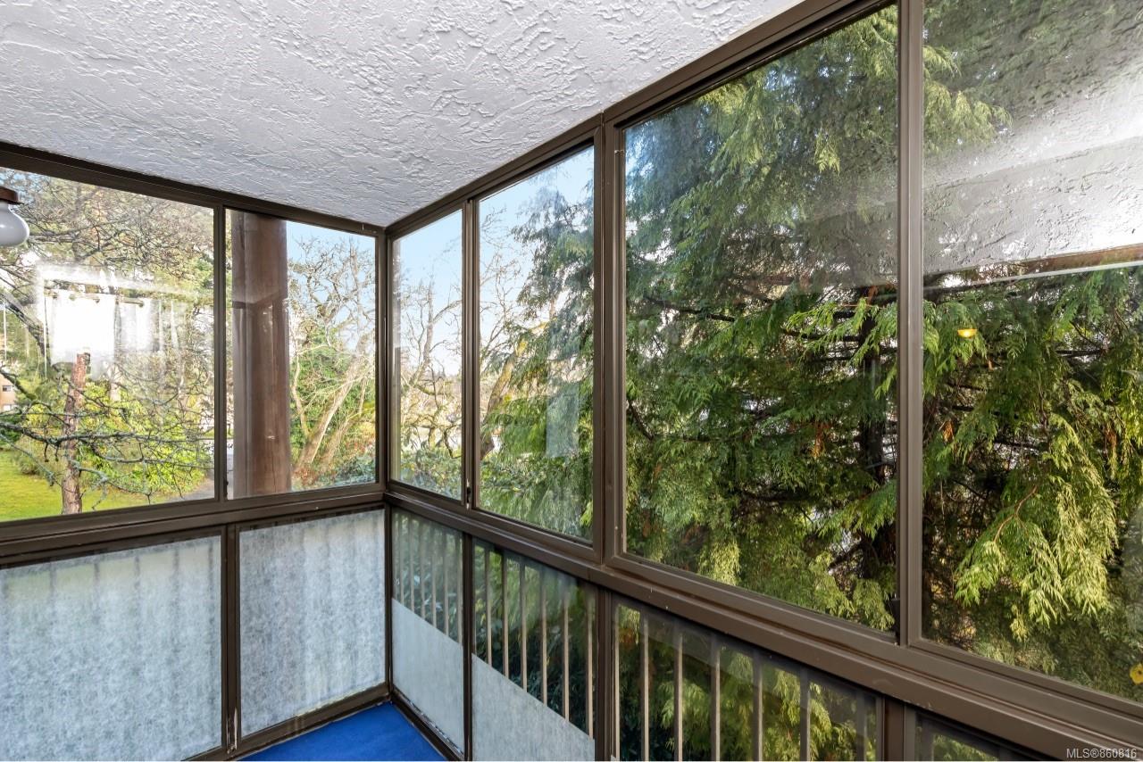 205 1009 McKenzie Avenue, Saanich, BC,