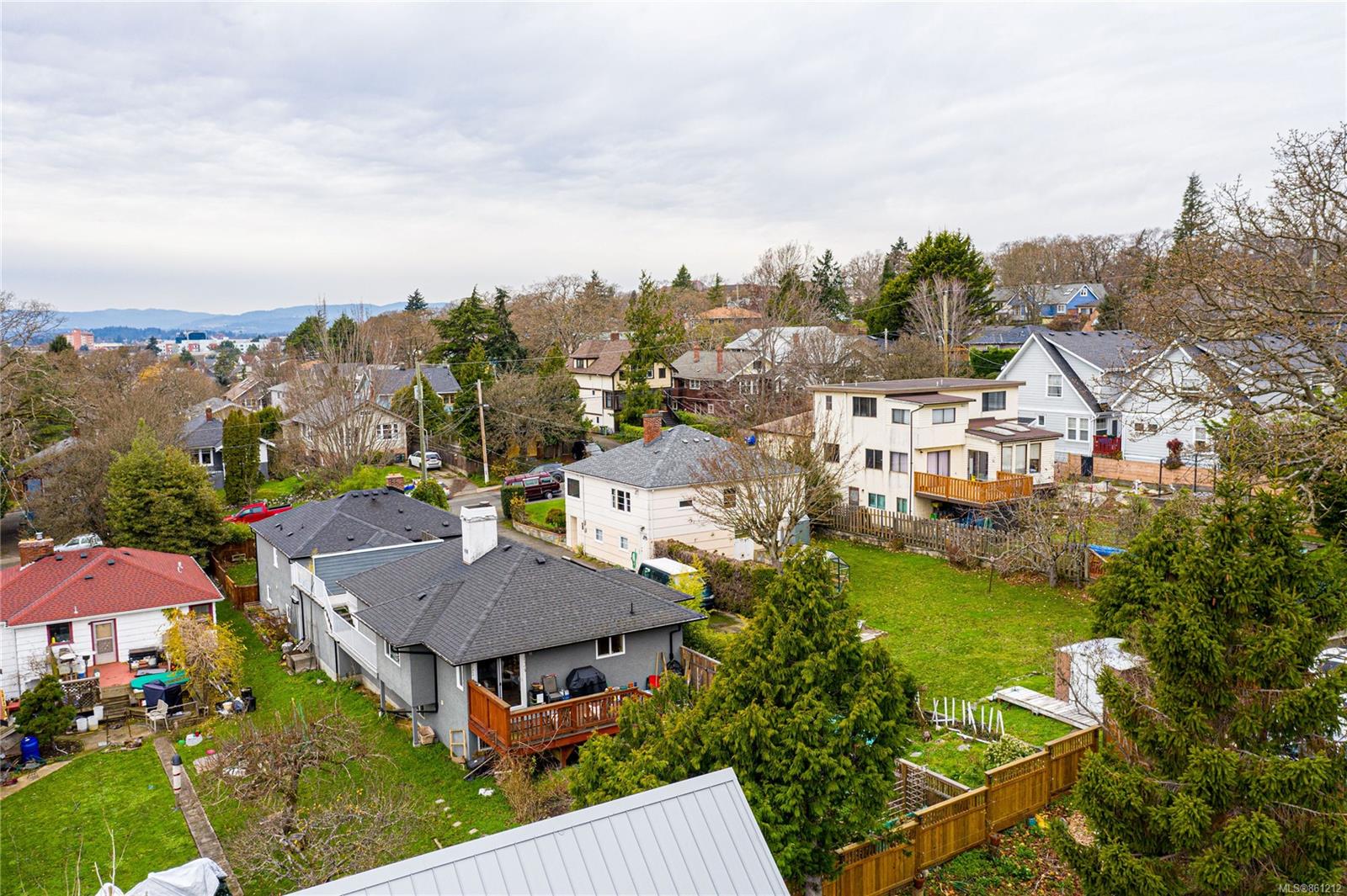 2633 Cedar Hill Road, Victoria, BC, V8T 3H1 861212 Dane Kingsbury