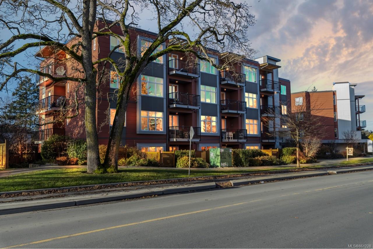 102 4030 Borden Street, Saanich, BC, V8X 2E9 861228 Gower Smith