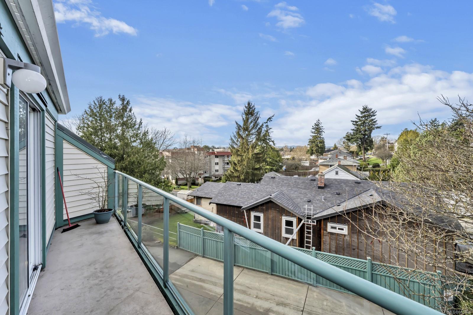 210 899 Darwin Ave, Saanich, BC, CA 863304 The House Selling Group