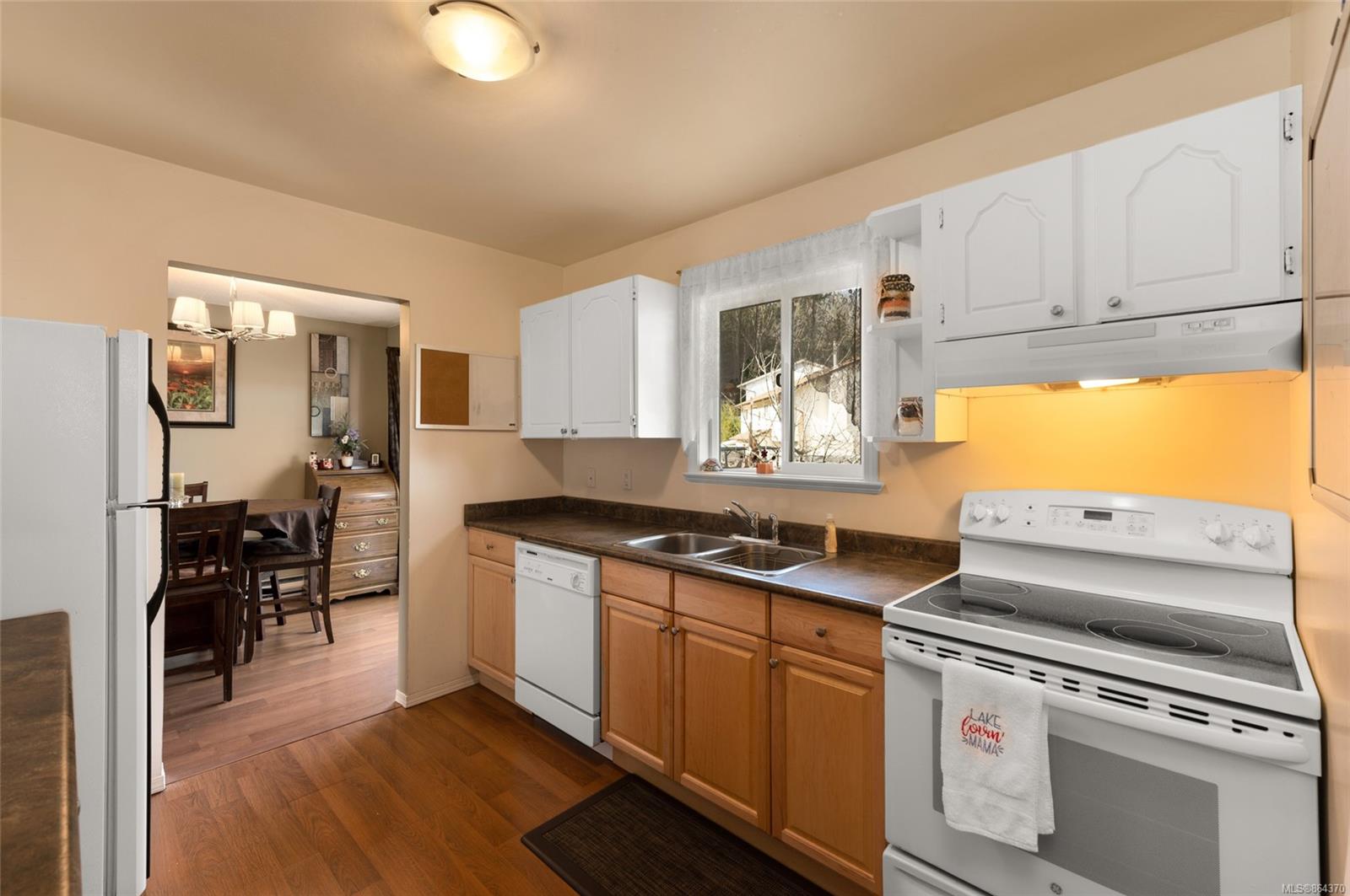 524 Stornoway Drive, Colwood, BC, V9C 2R4 864370 McMullen Homes Team