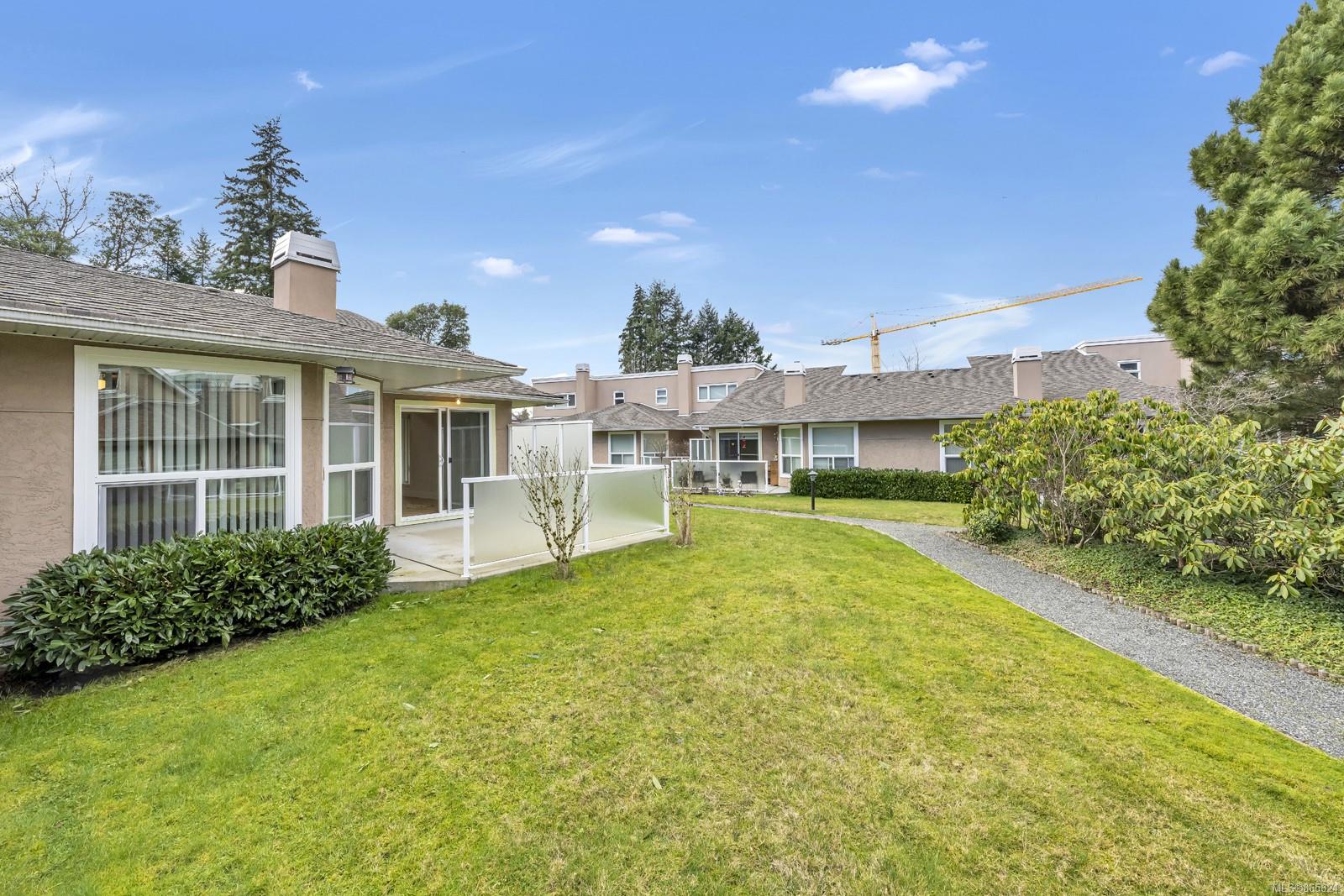 38, 3049 Brittany Drive, Colwood, BC, V8P 5P8 865824 The House