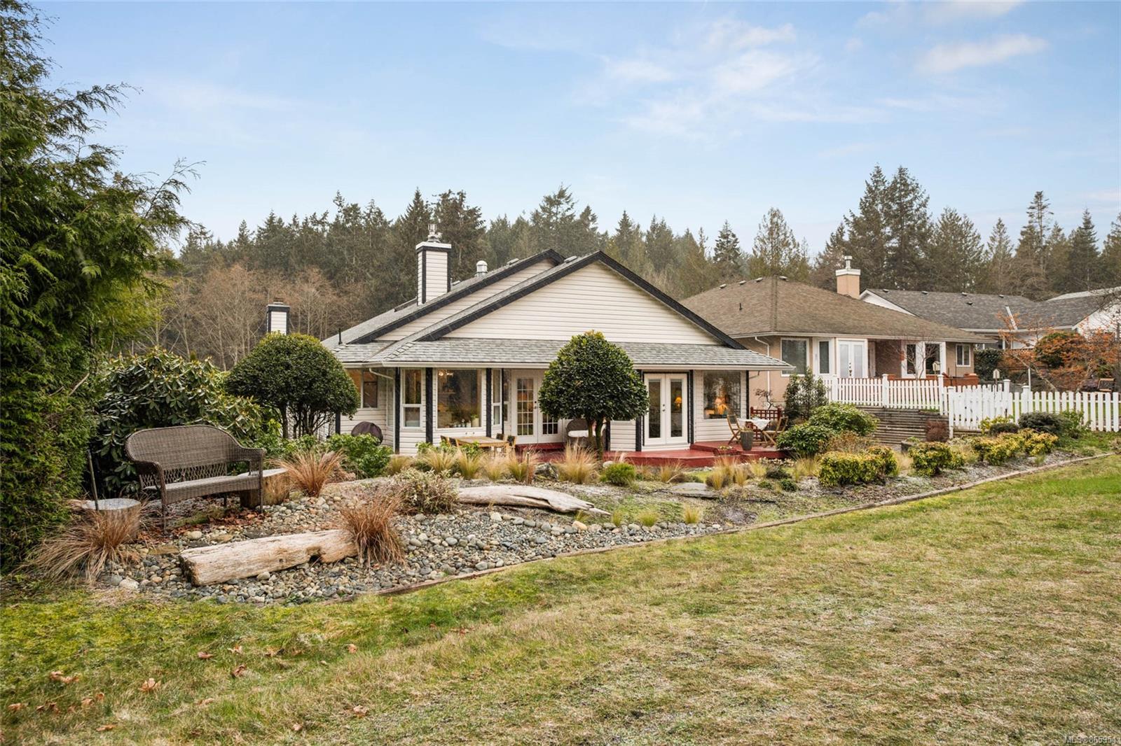 3427 Arbutus Drive S, Cobble Hill, BC, V0R 1L1 865954 Dane