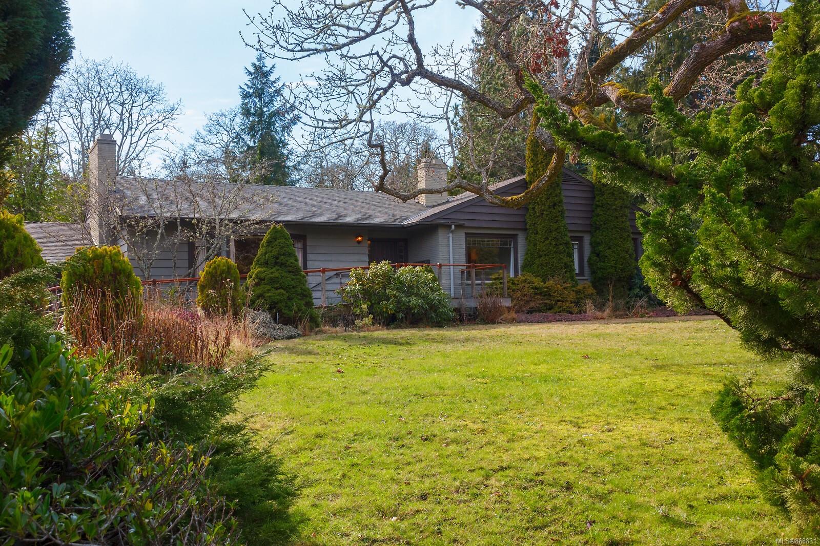 3180 Midland Road, Oak Bay, BC, V8R 6E9 868831 McCollom Real Estate