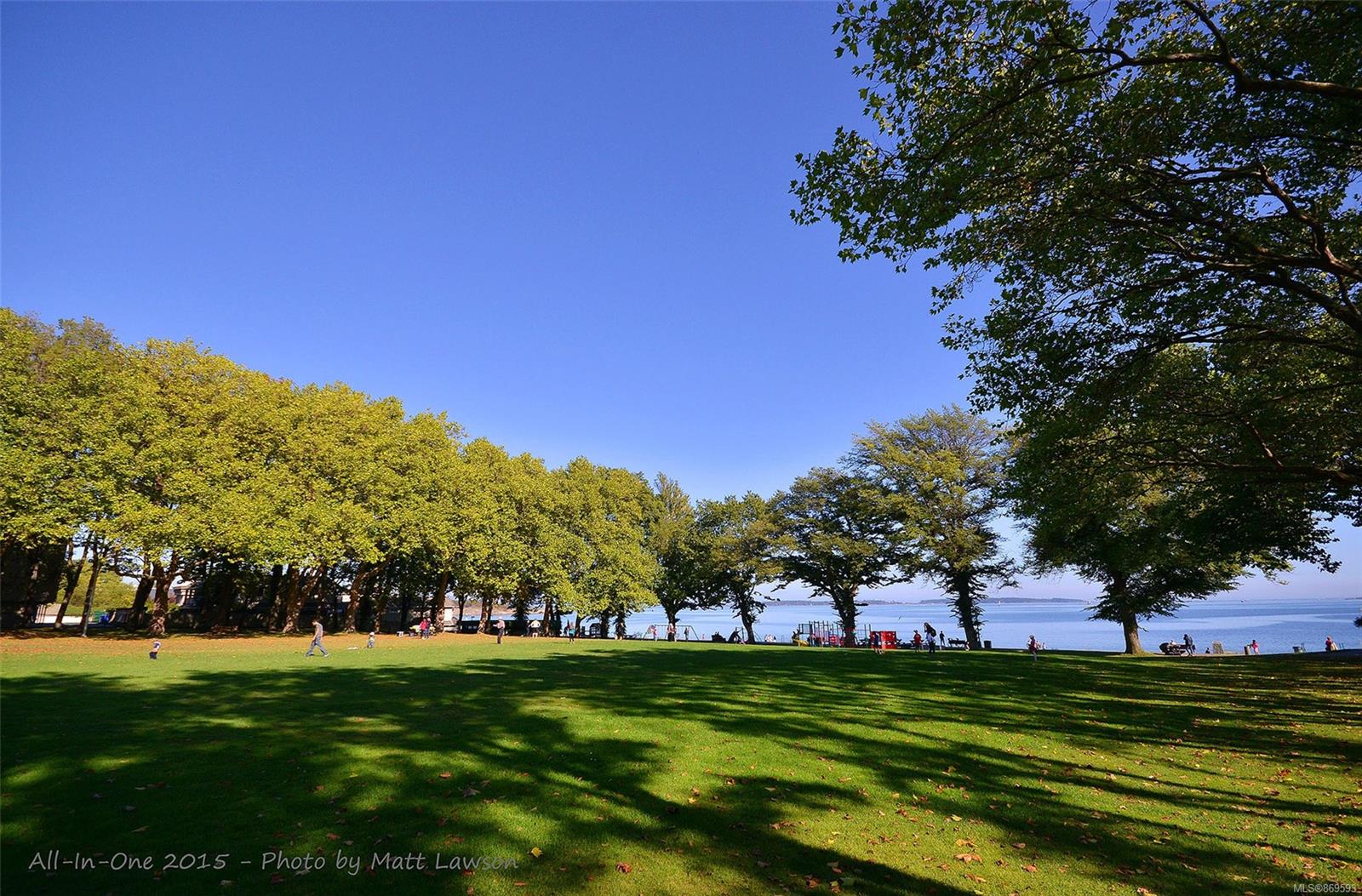 2370 Estevan Avenue, Oak Bay, BC, V8R 2S5 869593 Miles Takacs