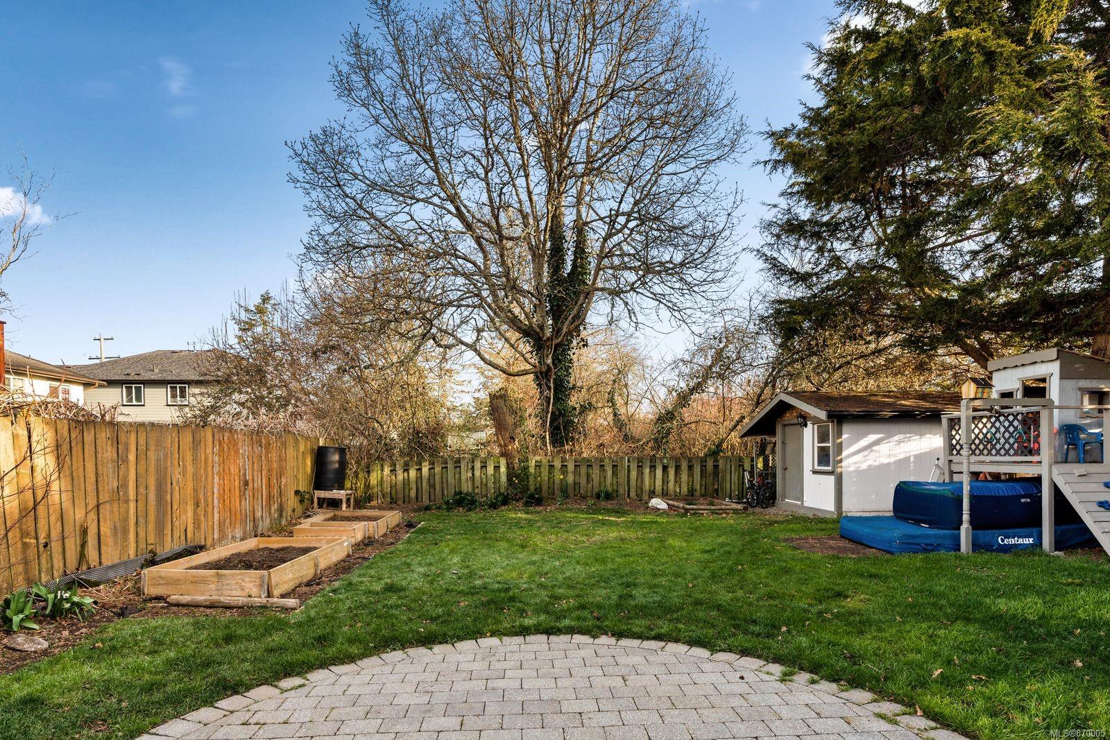 2028 Weiler Avenue, Sidney, BC, V8L 1R4 870005 Gower Smith Real