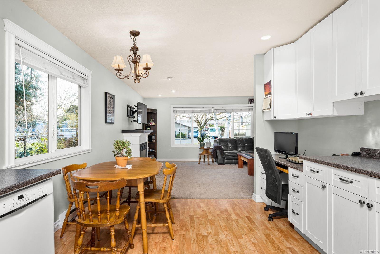 2028 Weiler Ave, Sidney, BC, CA 870005 Gower Smith Real Estate Team