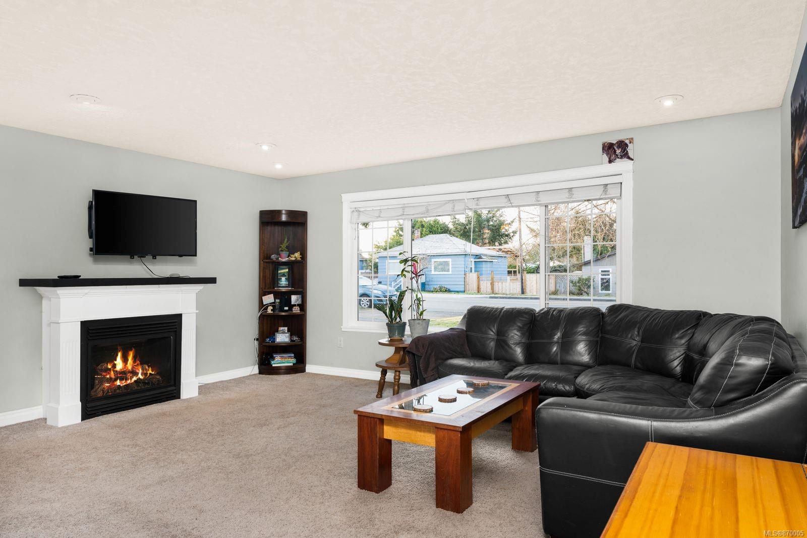 2028 Weiler Avenue, Sidney, BC, V8L 1R4 870005 Gower Smith Real