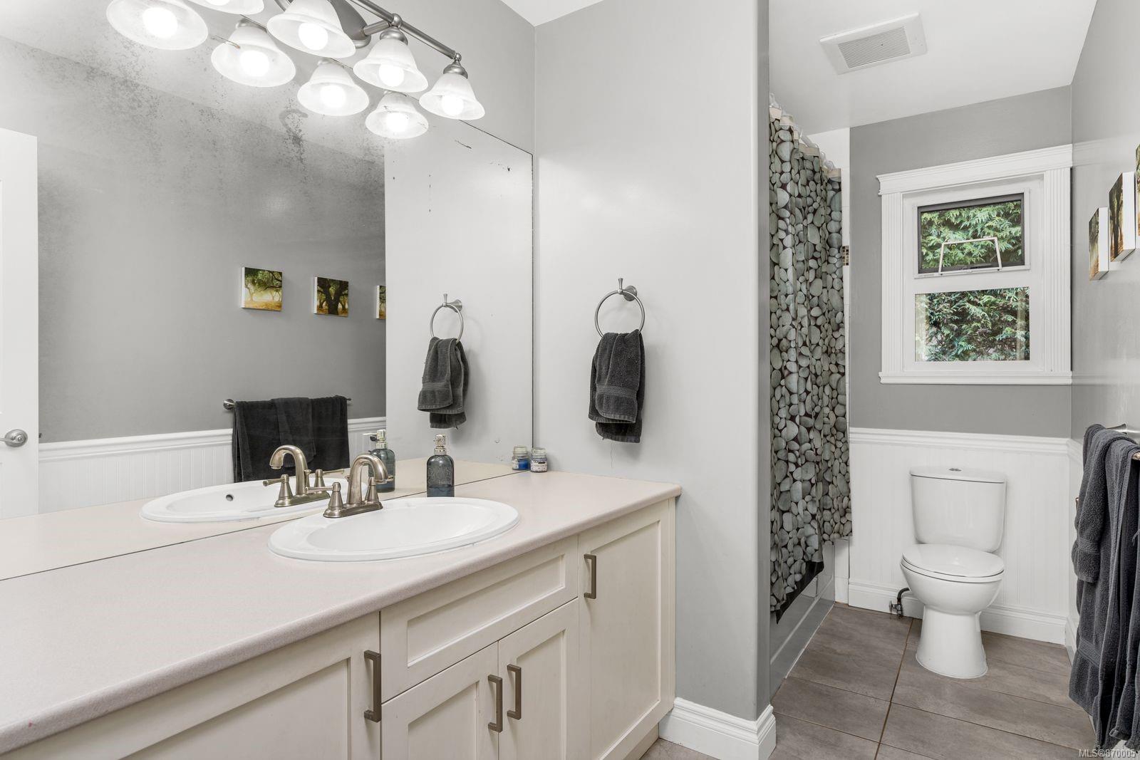 2028 Weiler Avenue, Sidney, BC, V8L 1R4 870005 Gower Smith Real