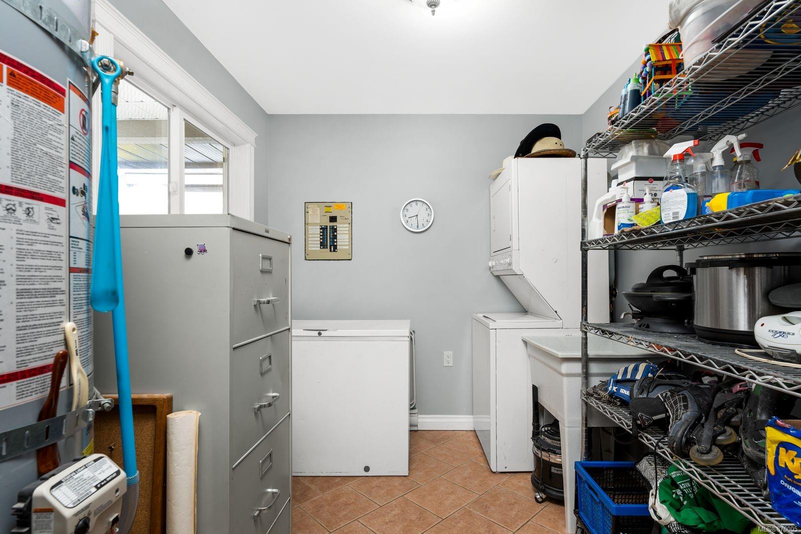 2028 Weiler Avenue, Sidney, BC, V8L 1R4 870005 Gower Smith Real