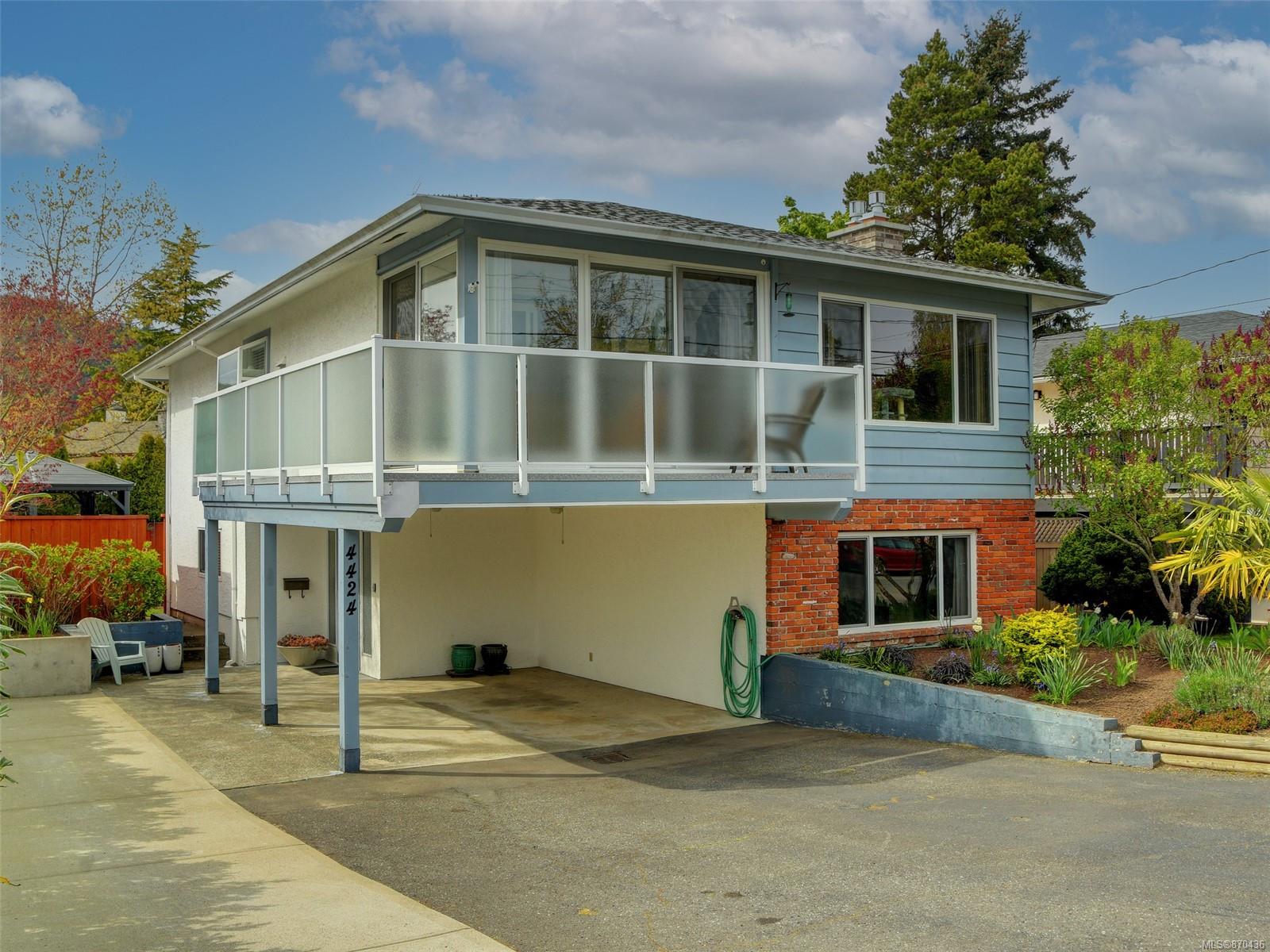 4424 Majestic Drive, Saanich, BC, V8N 3H5 870436 Dan Weiss