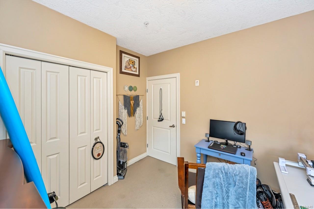 307 820 Short Street, Saanich, BC, V8X 2V6 871440 Victoria Real