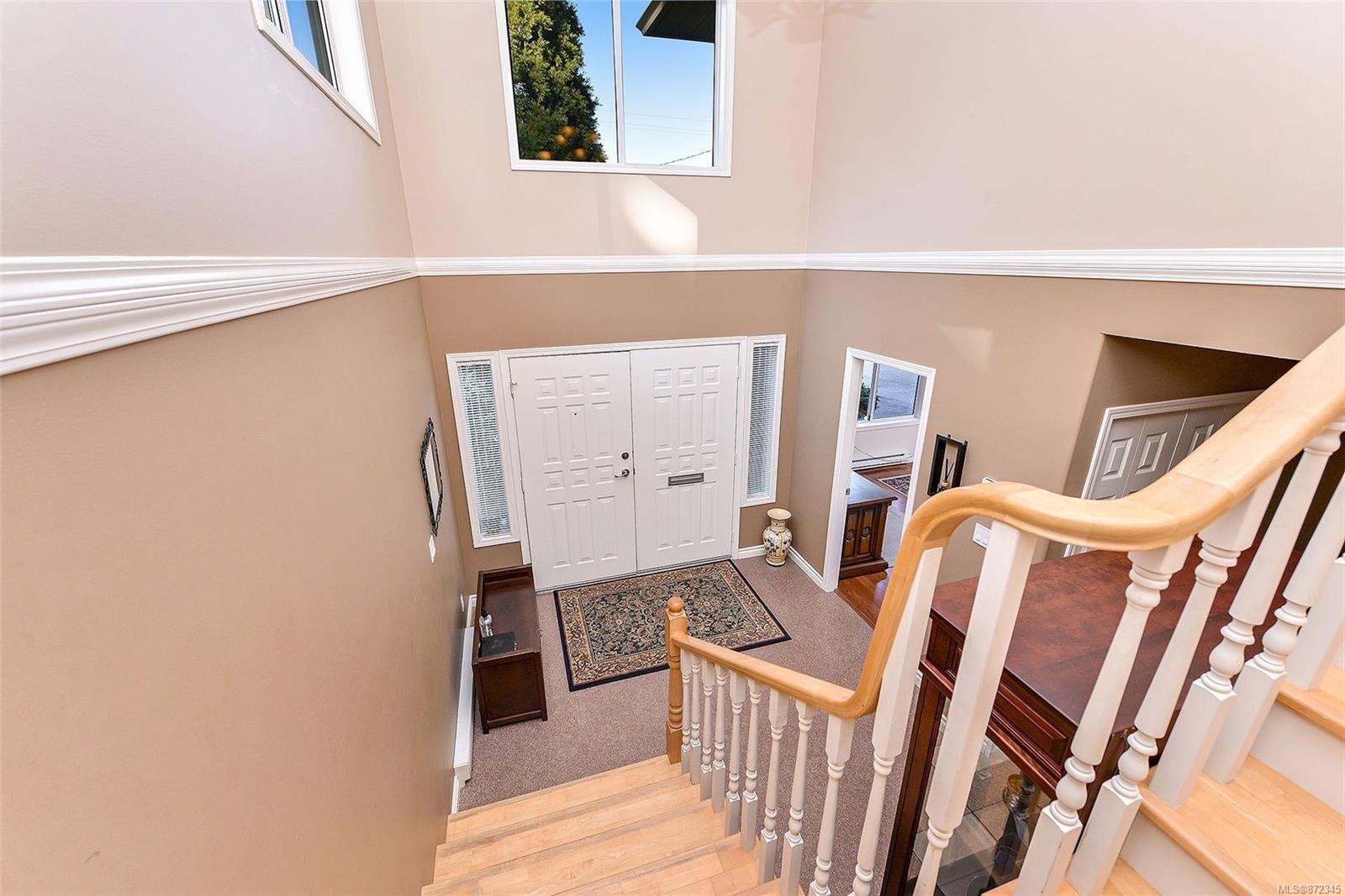 755 Haliburton Road, Saanich, BC, V8Y 1H7 872345 Miles Takacs