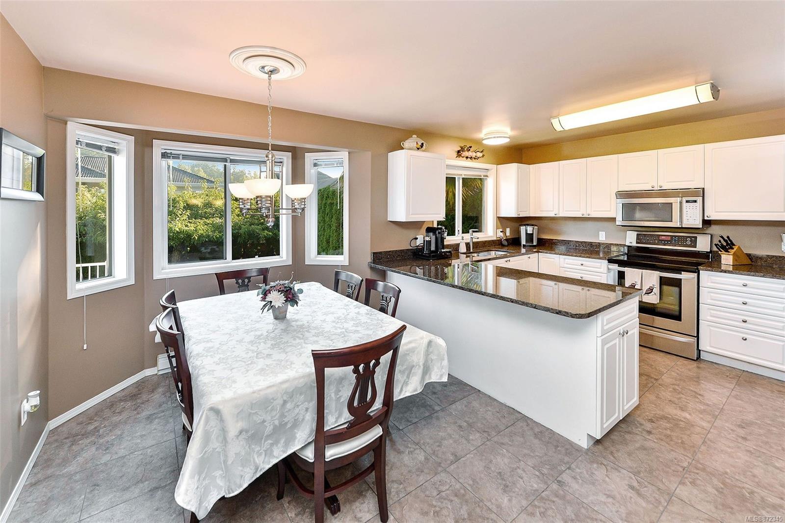 755 Haliburton Road, Saanich, BC, V8Y 1H7 872345 Miles Takacs