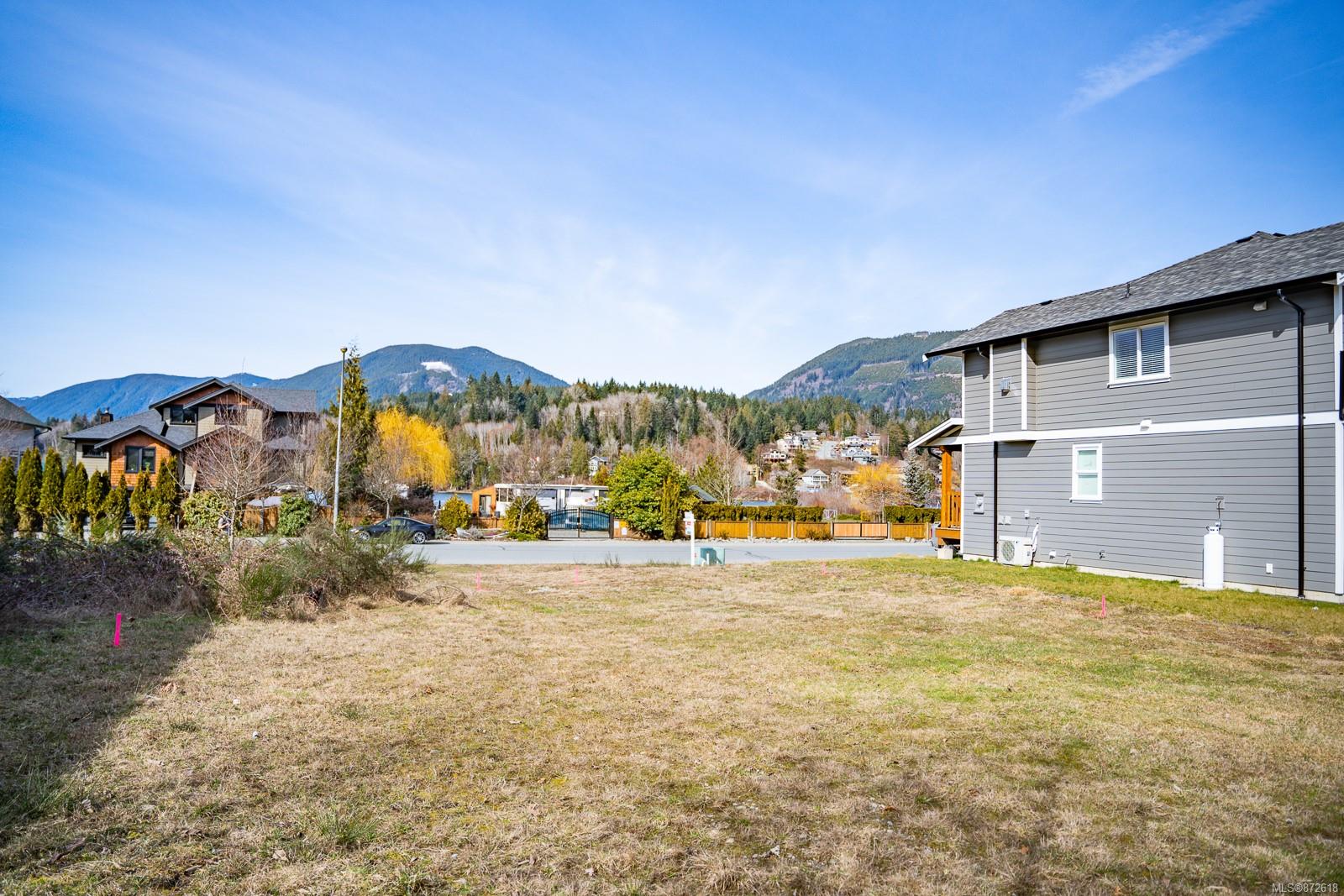 358 Point Ideal Dr, Lake Cowichan, BC, CA 872618 MAC Real Estate Group 358 Point Ideal Dr, Lake Cowichan, BC, CA 872618 MAC Real Estate Group