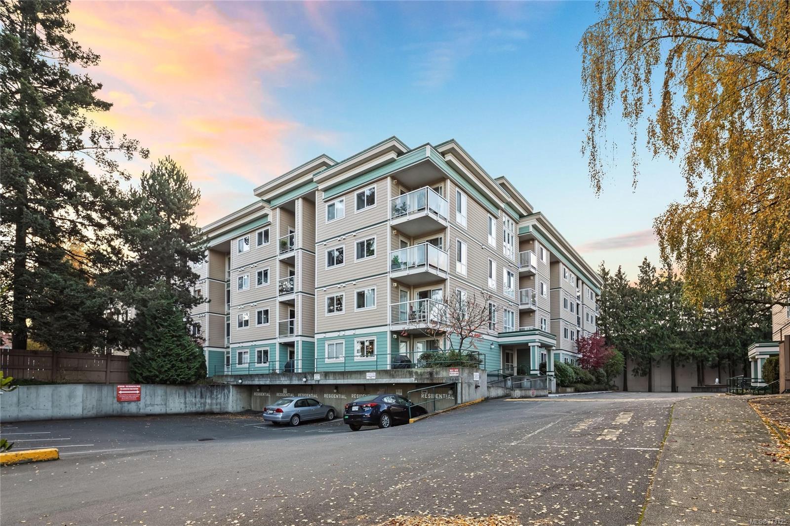 401 689 Bay Street, Victoria, BC, V8T 5H9 873125 Bobby Sparrow