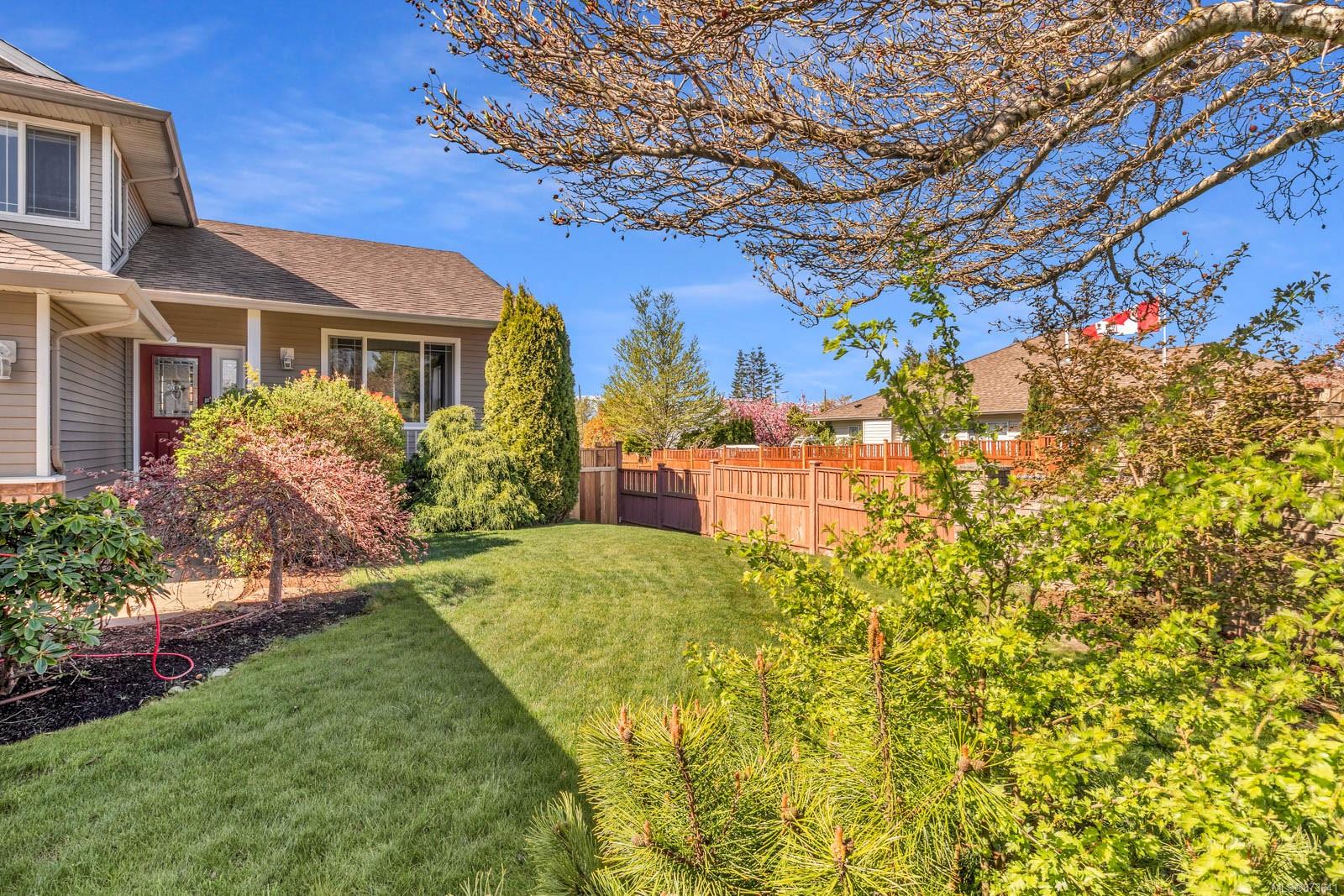 2107 St. Andrews Way, Courtenay, BC, V9N 9X1 873641 Vanessa