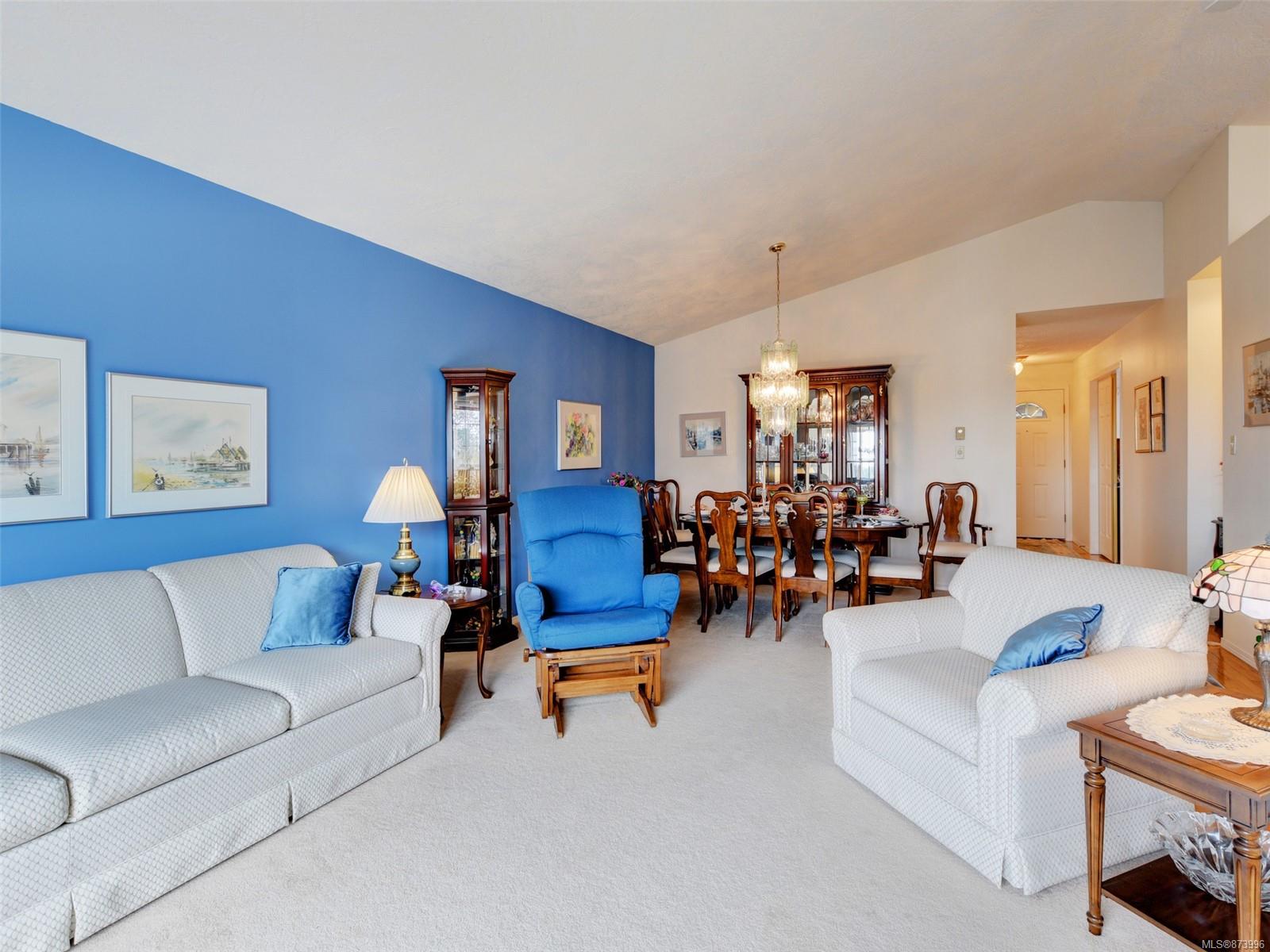 38 901 Kentwood Lane, Saanich, BC, V8Y 2Y7 873996 McMullen Homes Team